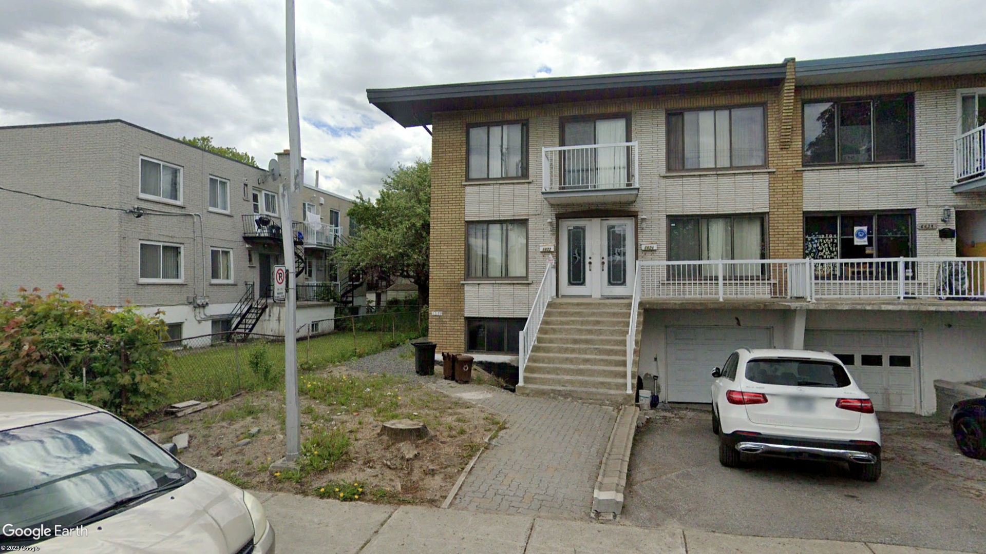 Tax Sale Montreal, Quebec - 020346-27