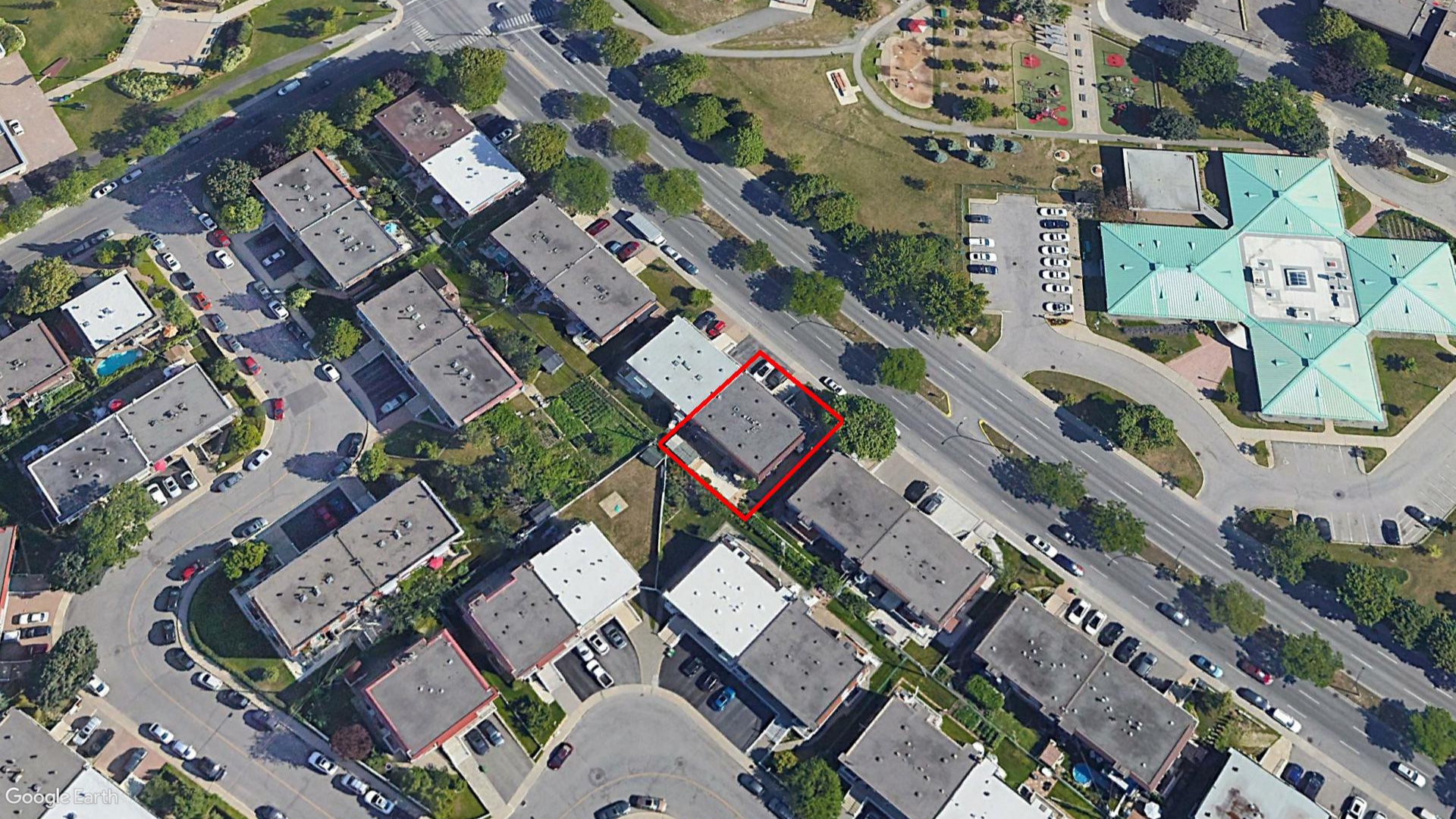 Tax Sale Montreal, Quebec - 020906-29