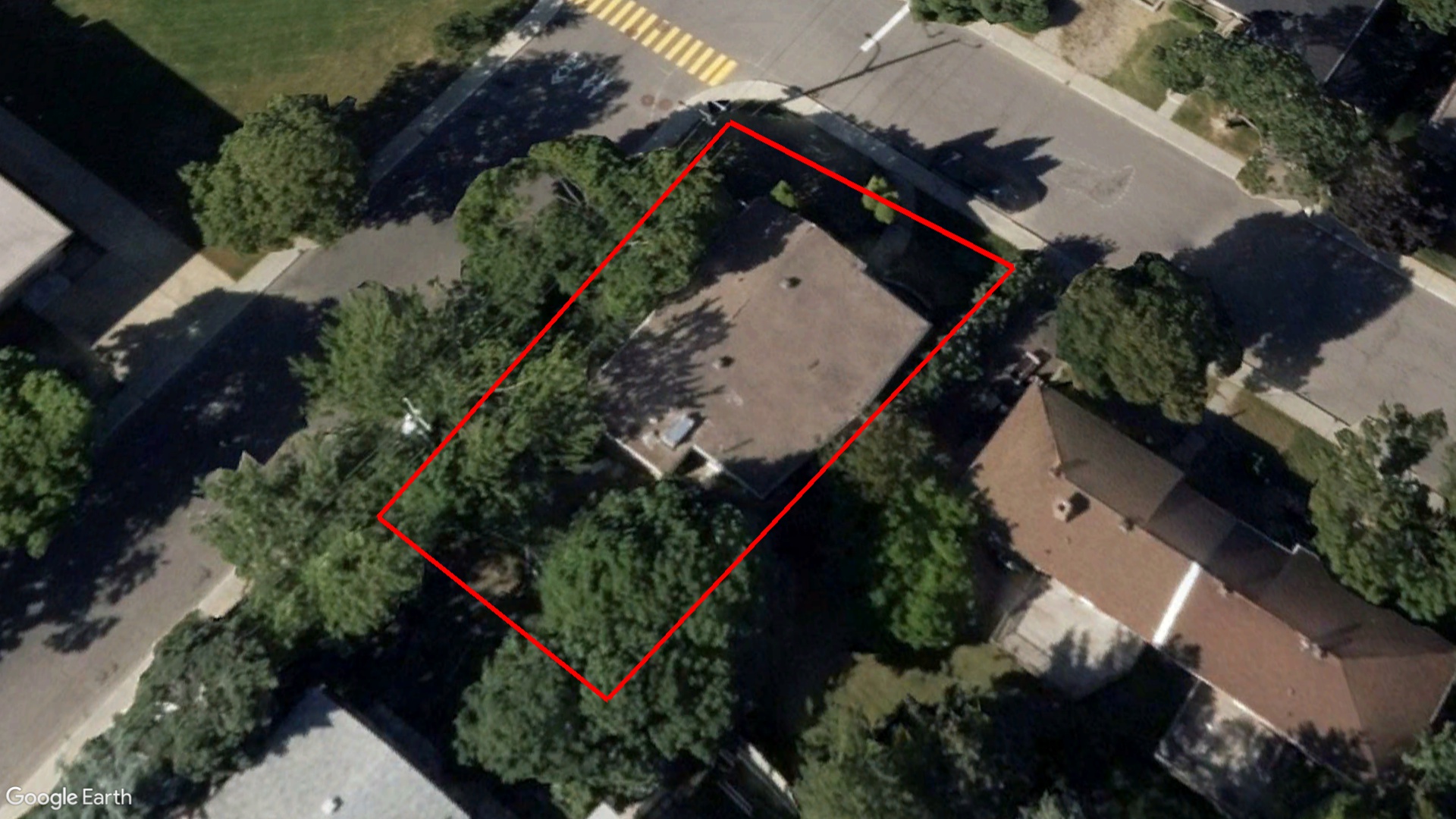 Tax Sale Montreal, Quebec - 040984-86