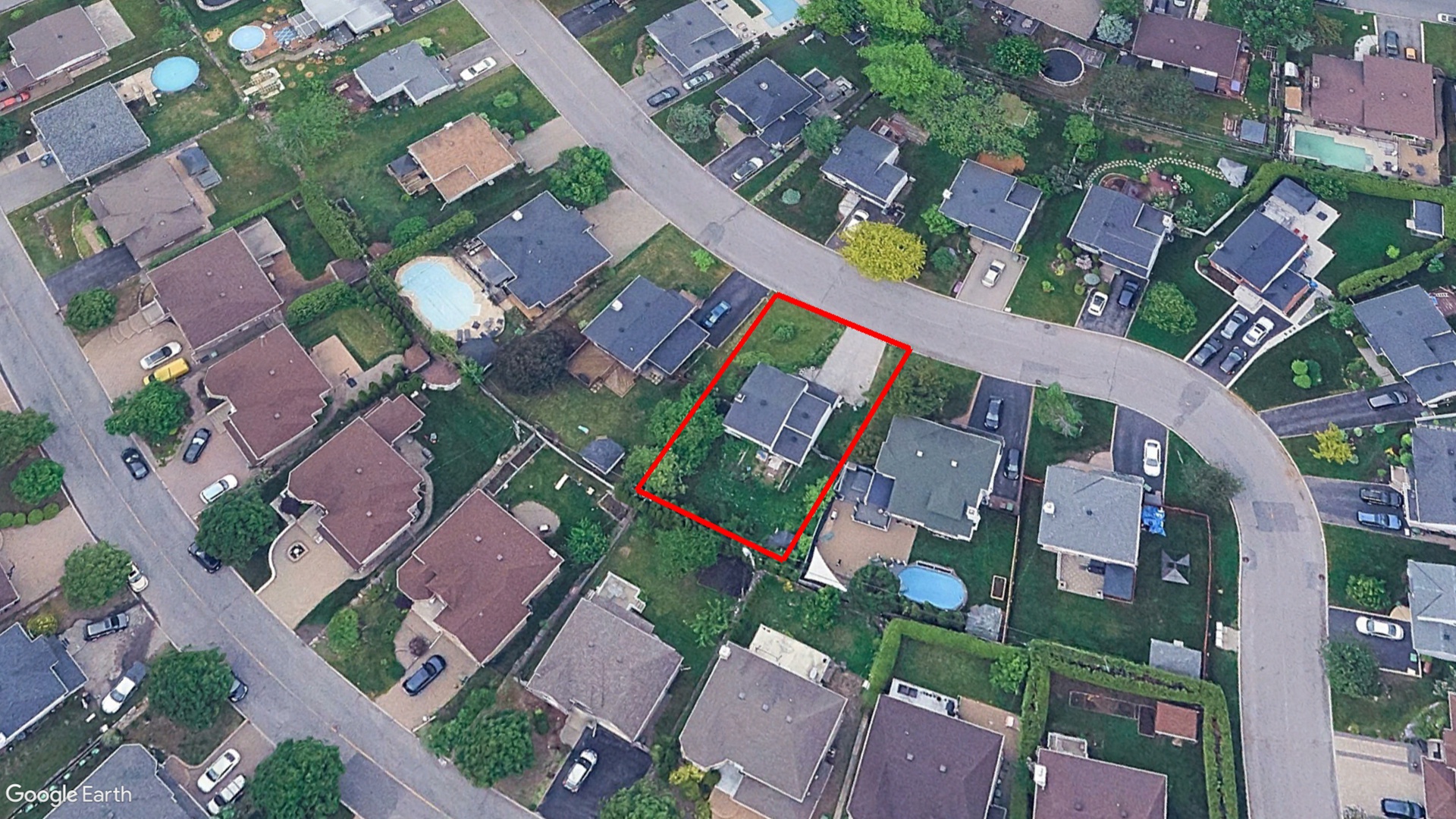 Tax Sale Montreal, Quebec - 040130-12