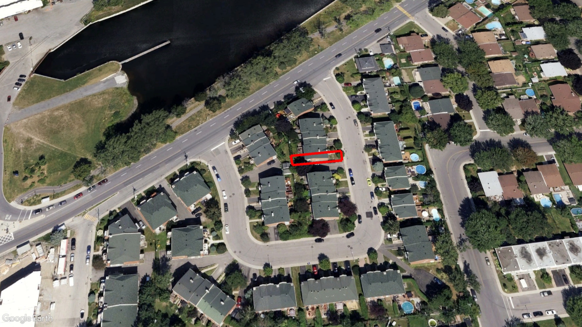 Tax Sale Montreal, Quebec - 050105-09