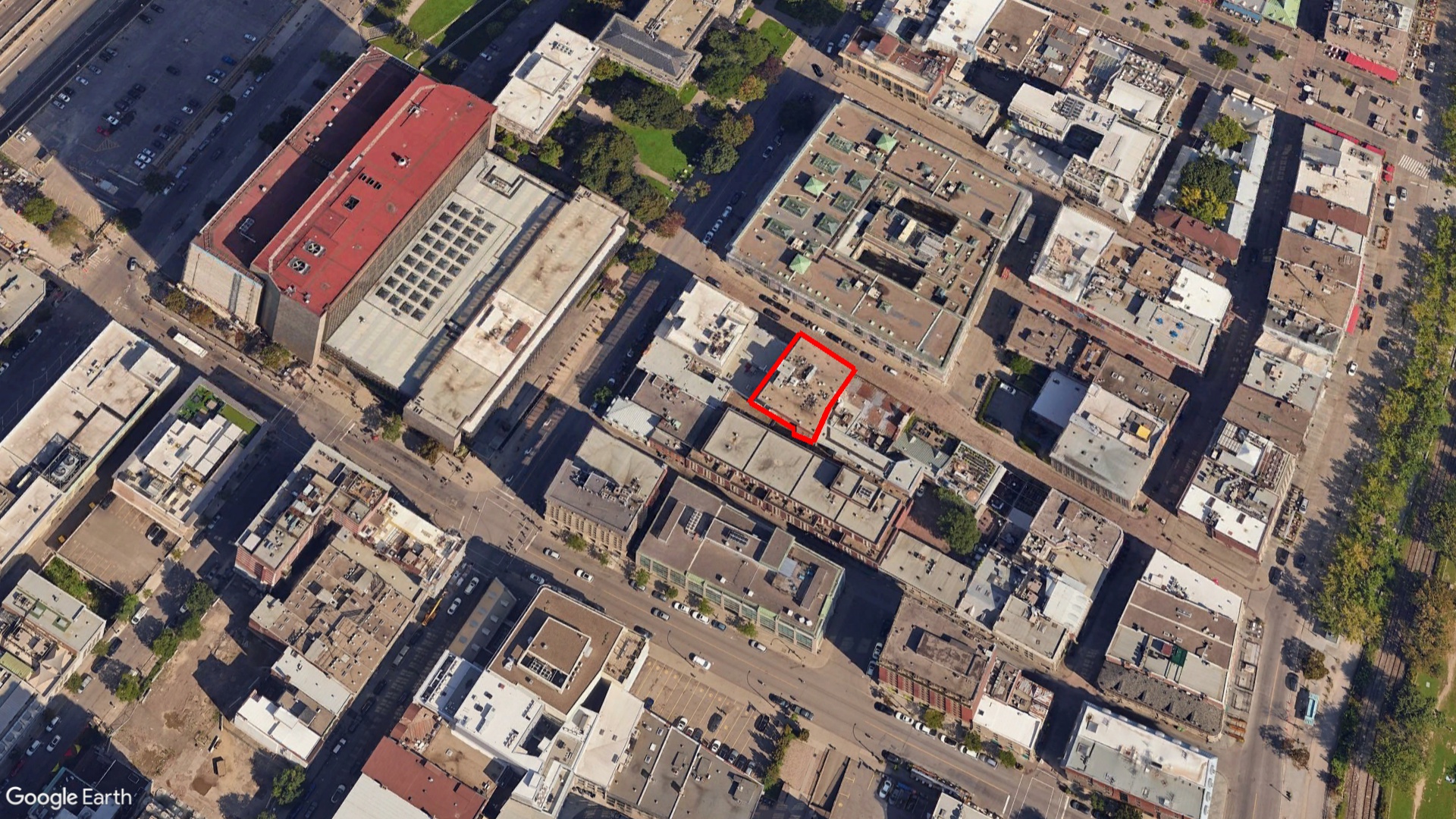 Tax Sale Montreal, Quebec - 110428-56