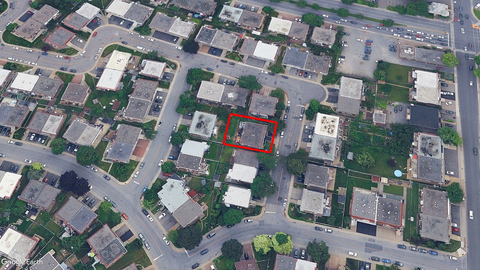 Tax Sale Montreal, Quebec - 020905-71