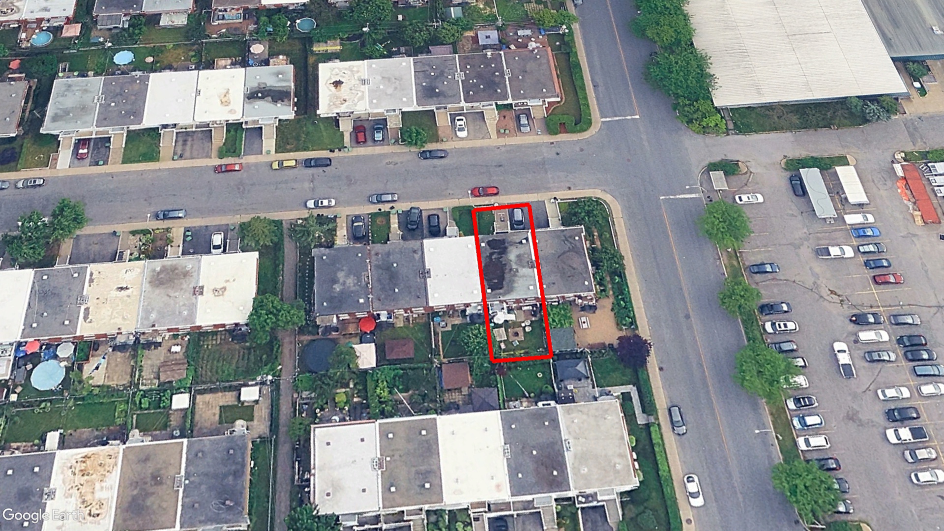 Tax Sale Montreal, Quebec - 040378-64