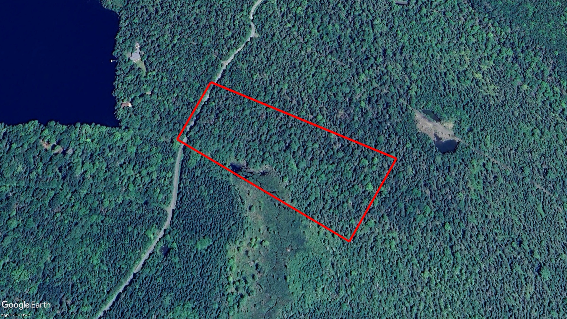 Tax Sale Lunenburg, Nova Scotia - 09327355