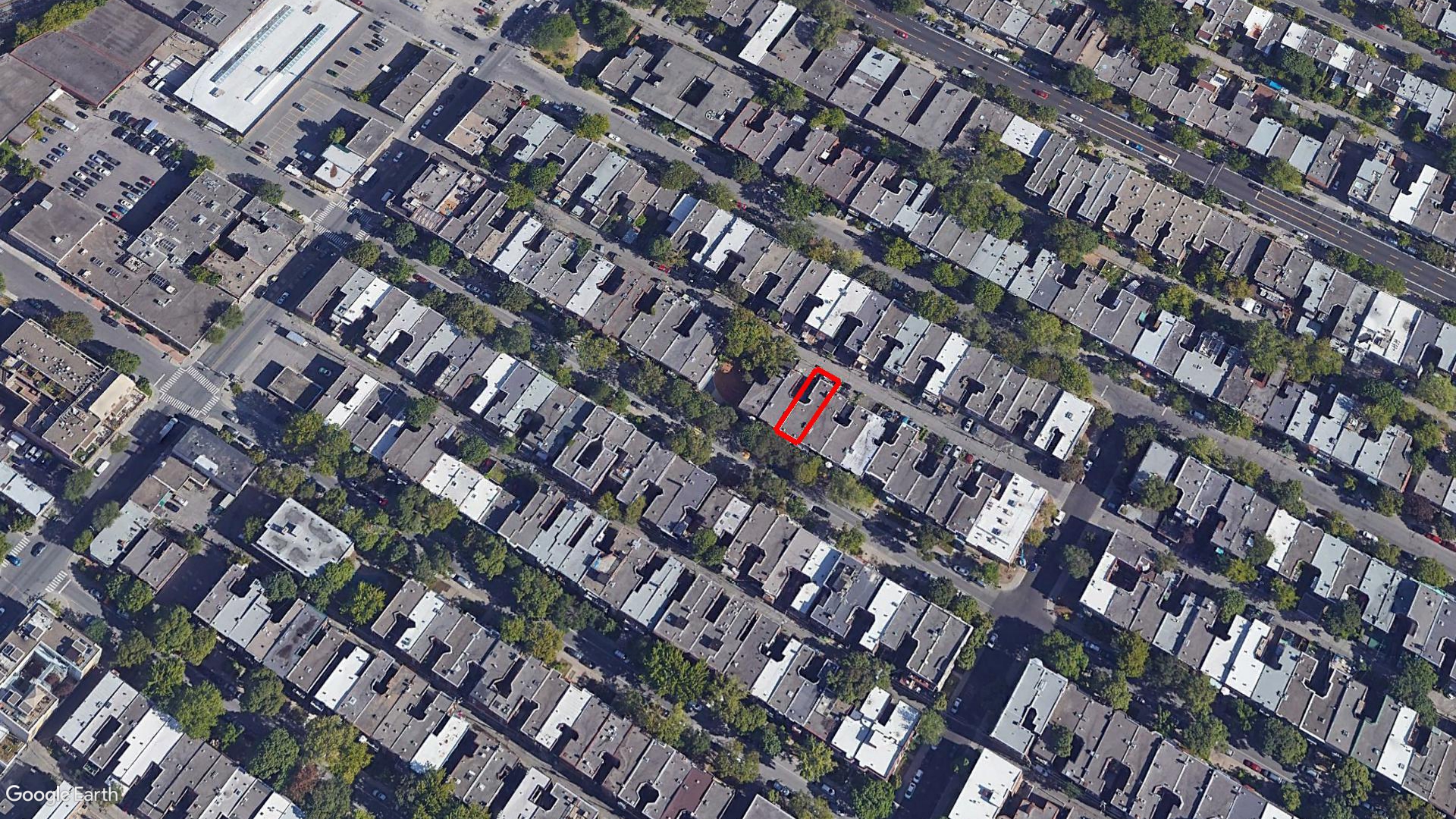 Tax Sale Montreal, Quebec - 030331-47