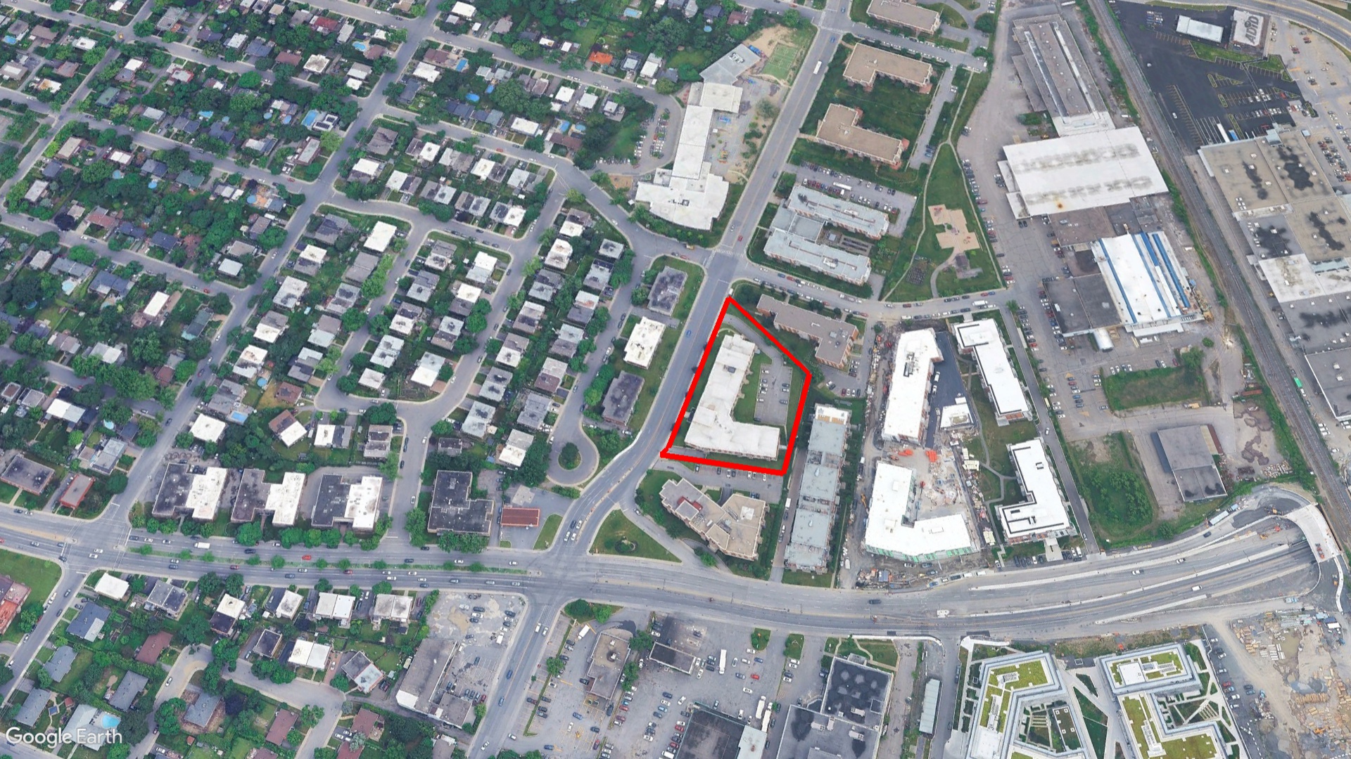 Tax Sale Montreal, Quebec - 051192-59