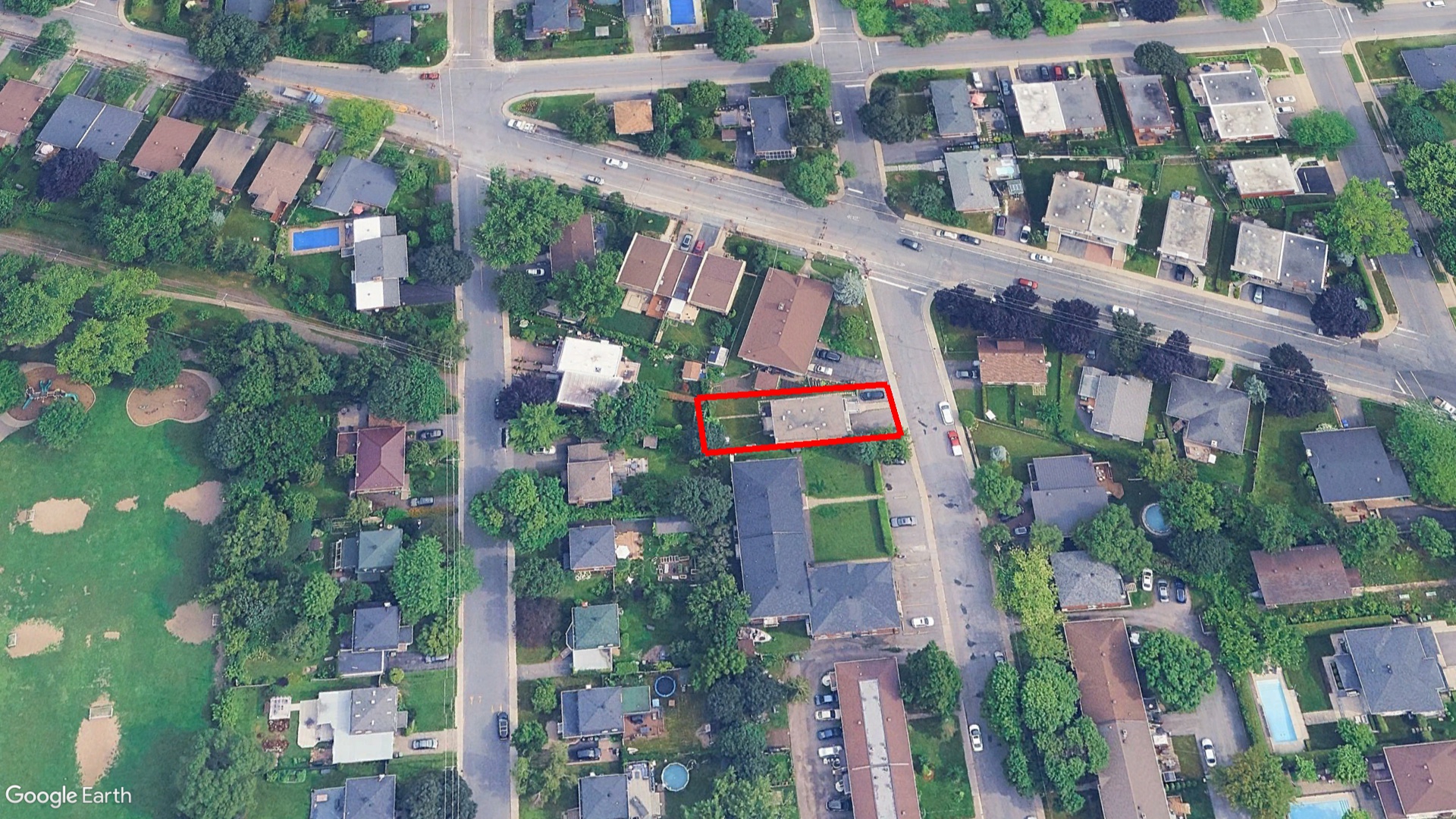 Tax Sale Montreal, Quebec - 050521-12