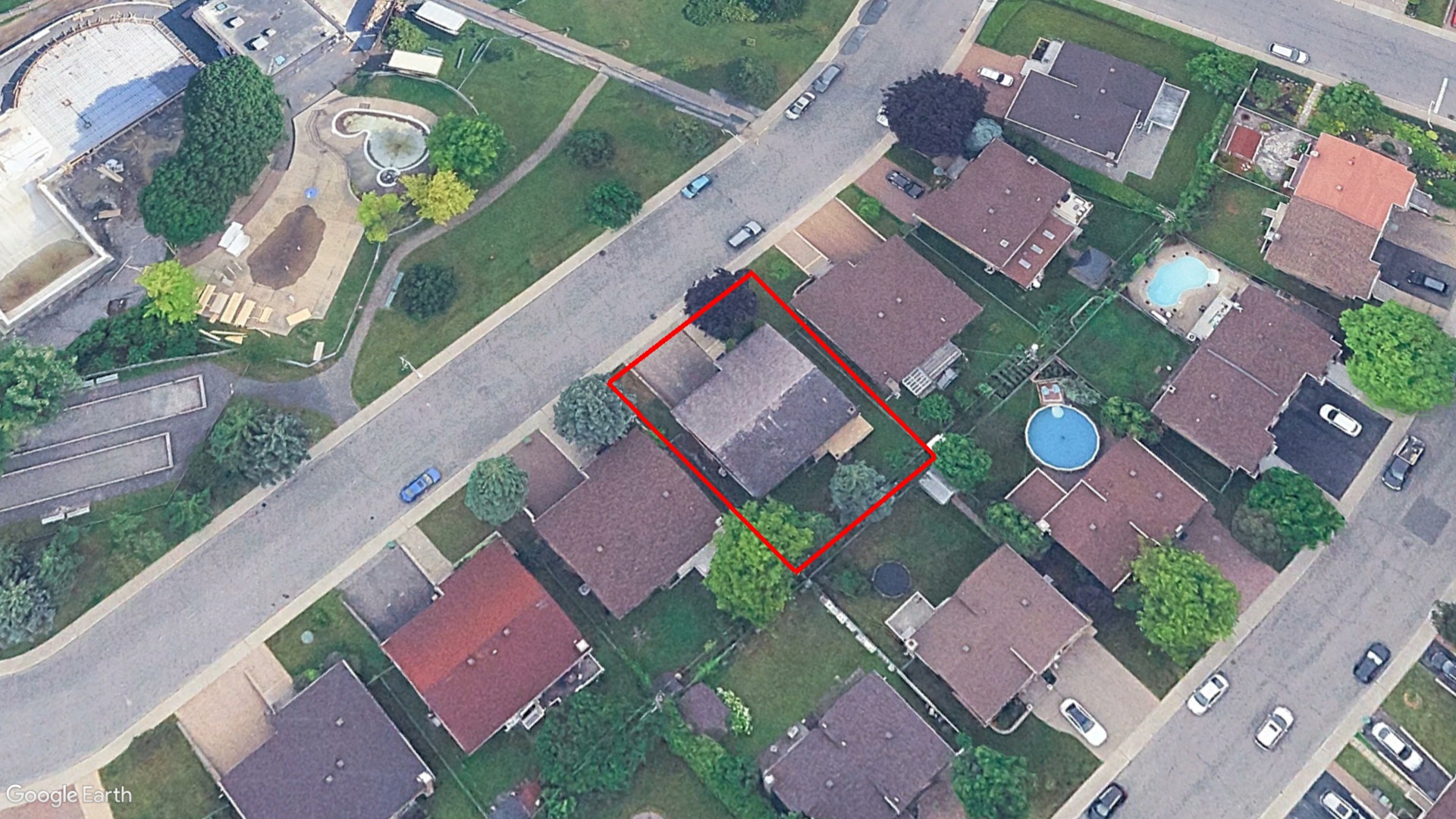 Tax Sale Montreal, Quebec - 041009-07