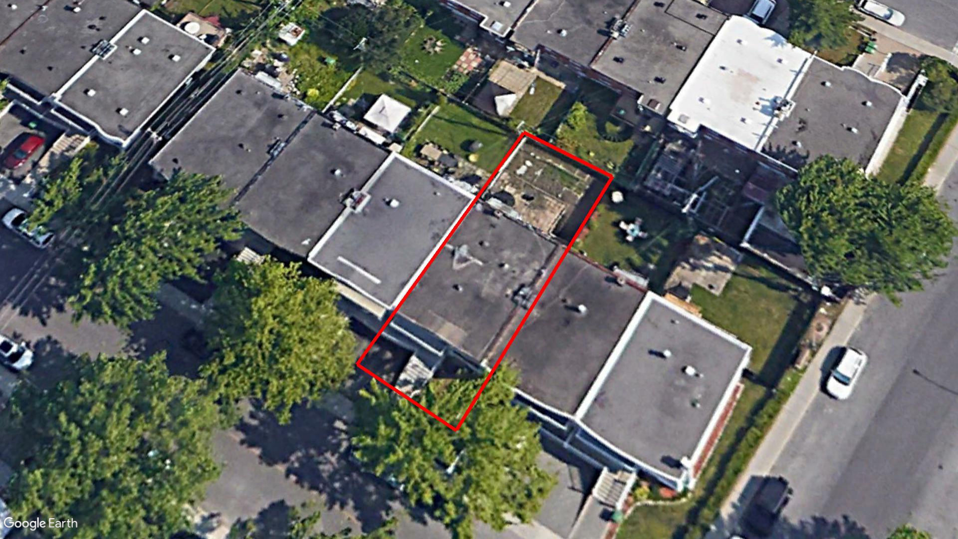 Tax Sale Montreal, Quebec - 040283-37