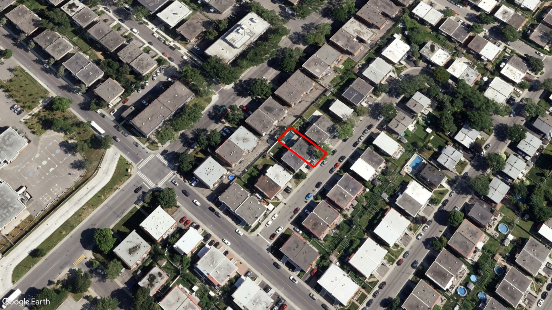 Tax Sale Montreal, Quebec - 020810-17