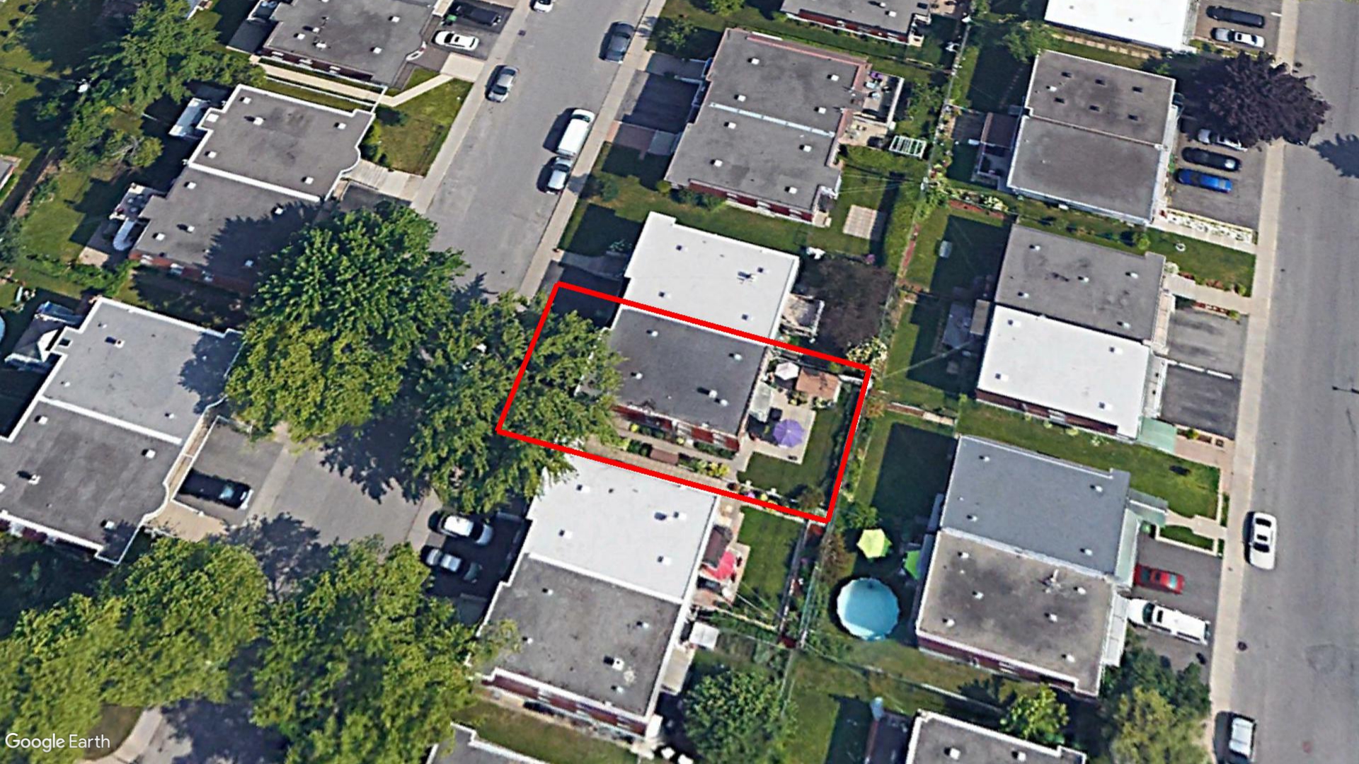 Tax Sale Montreal, Quebec - 040253-56