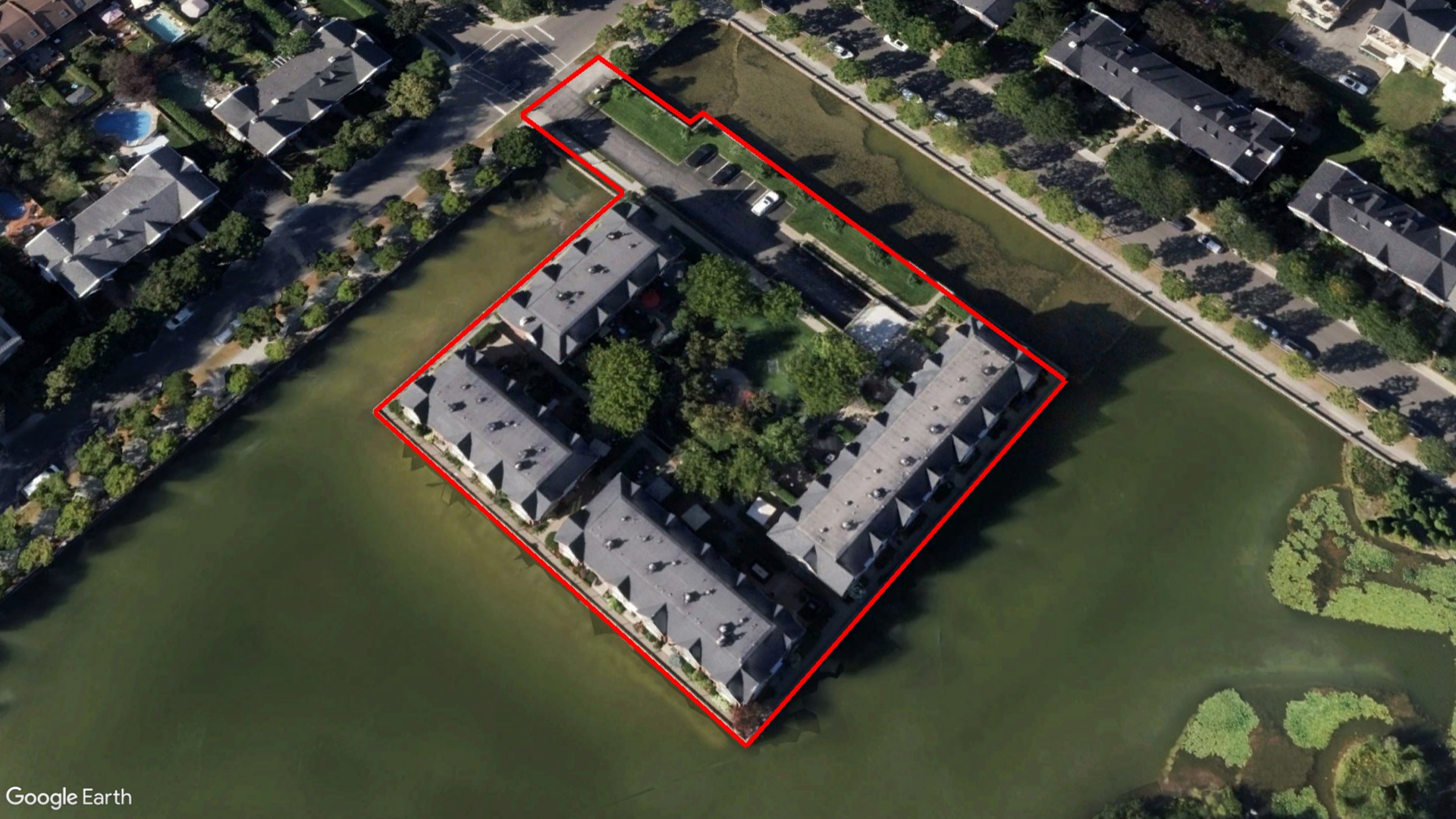 Tax Sale Montreal, Quebec - 050285-94