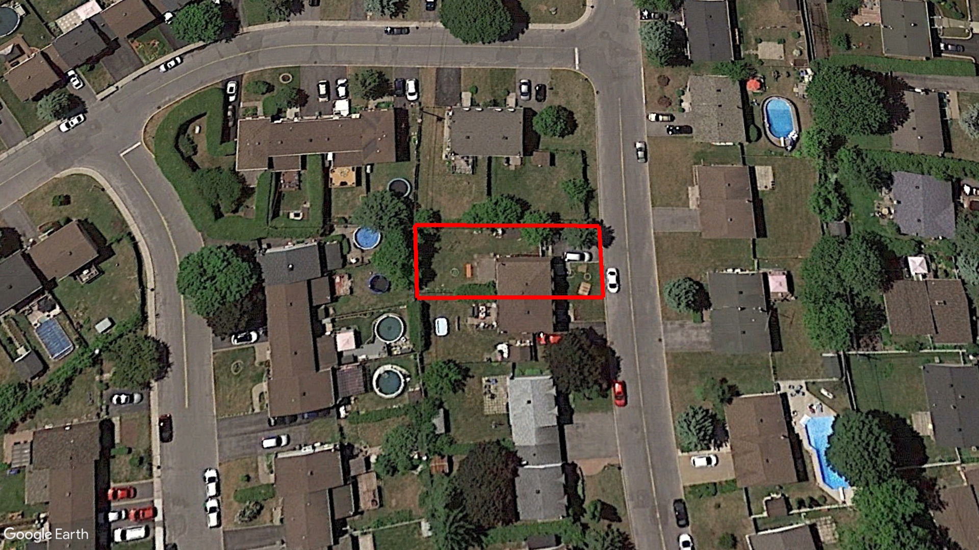 Tax Sale Montreal, Quebec - 040222-86