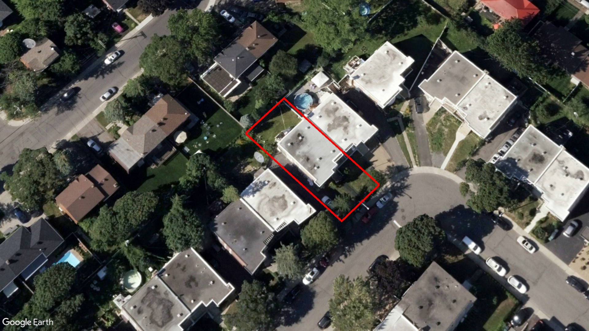 Tax Sale Montreal, Quebec - 040208-63