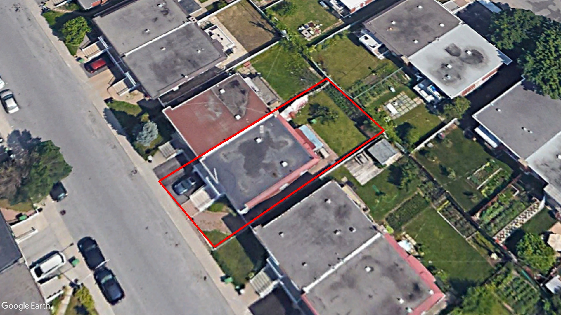 Tax Sale Montreal, Quebec - 020802-43