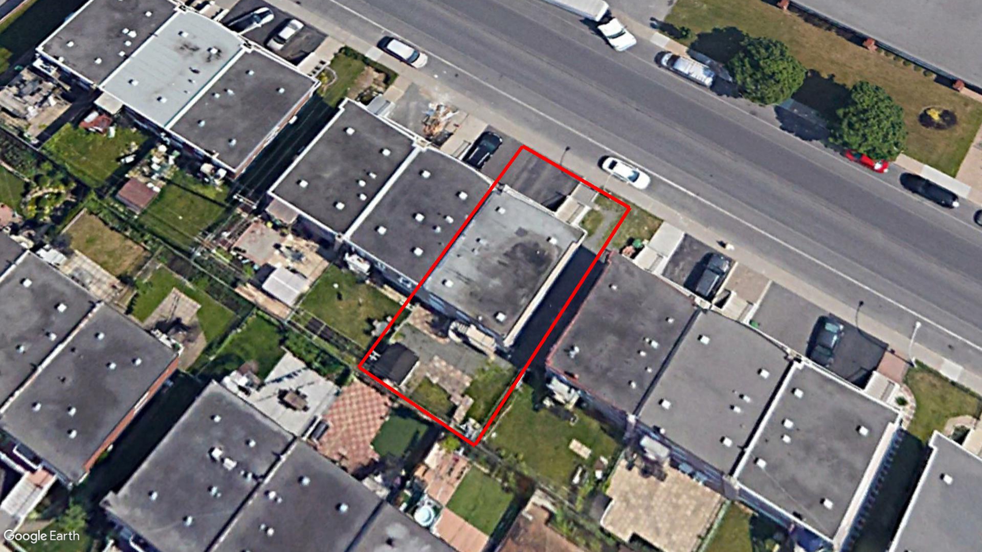 Tax Sale Montreal, Quebec - 040329-17