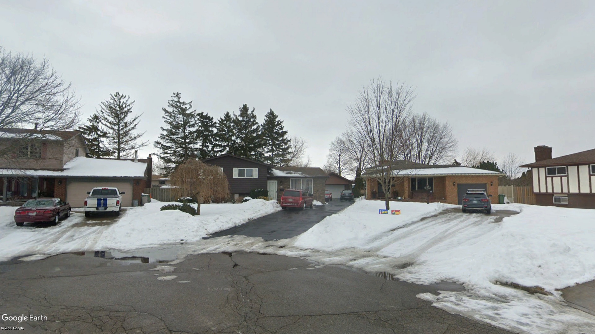 Tax Sale Tecumseh, Ontario - 37 44 090 000 03300 0000