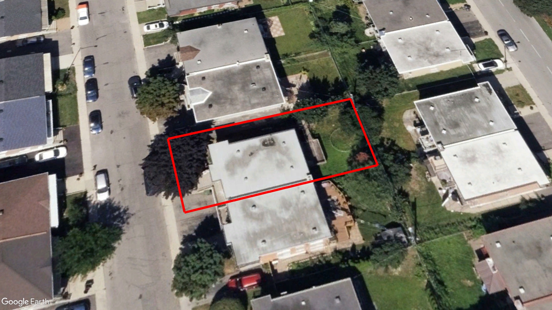 Tax Sale Montreal, Quebec - 050505-88