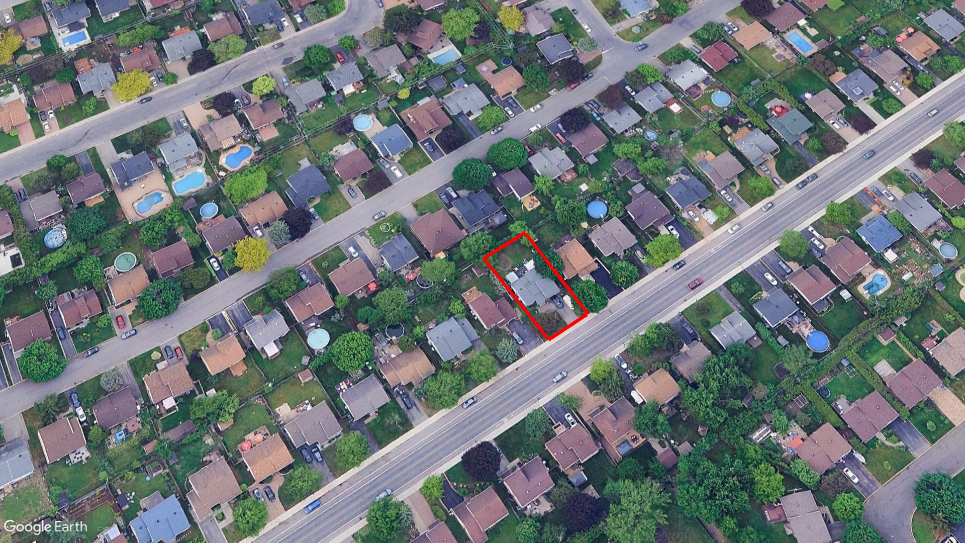 Tax Sale Montreal, Quebec - 040207-33