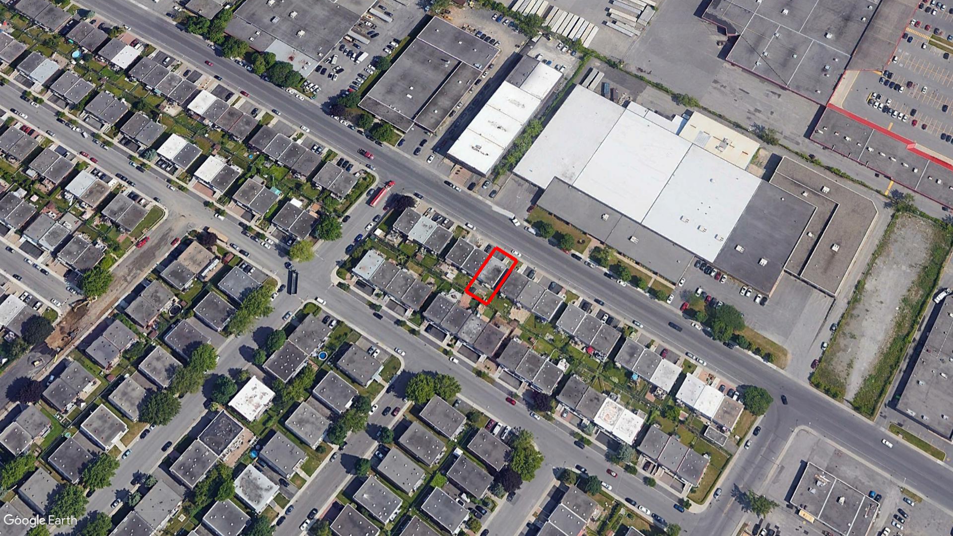 Tax Sale Montreal, Quebec - 040329-17