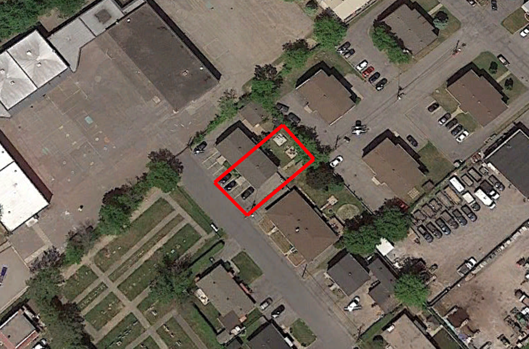 Tax Sale Montreal, Quebec - 040554-97