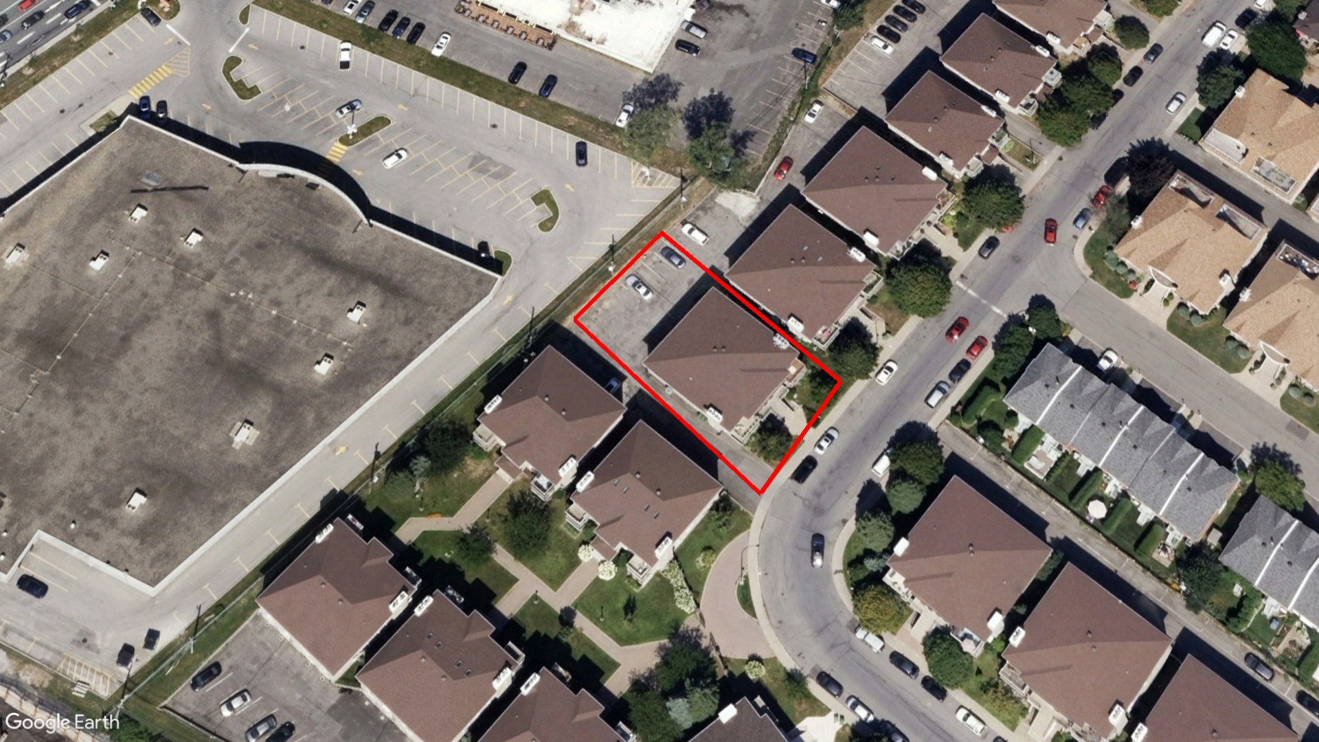 Tax Sale Montreal, Quebec - 050030-31