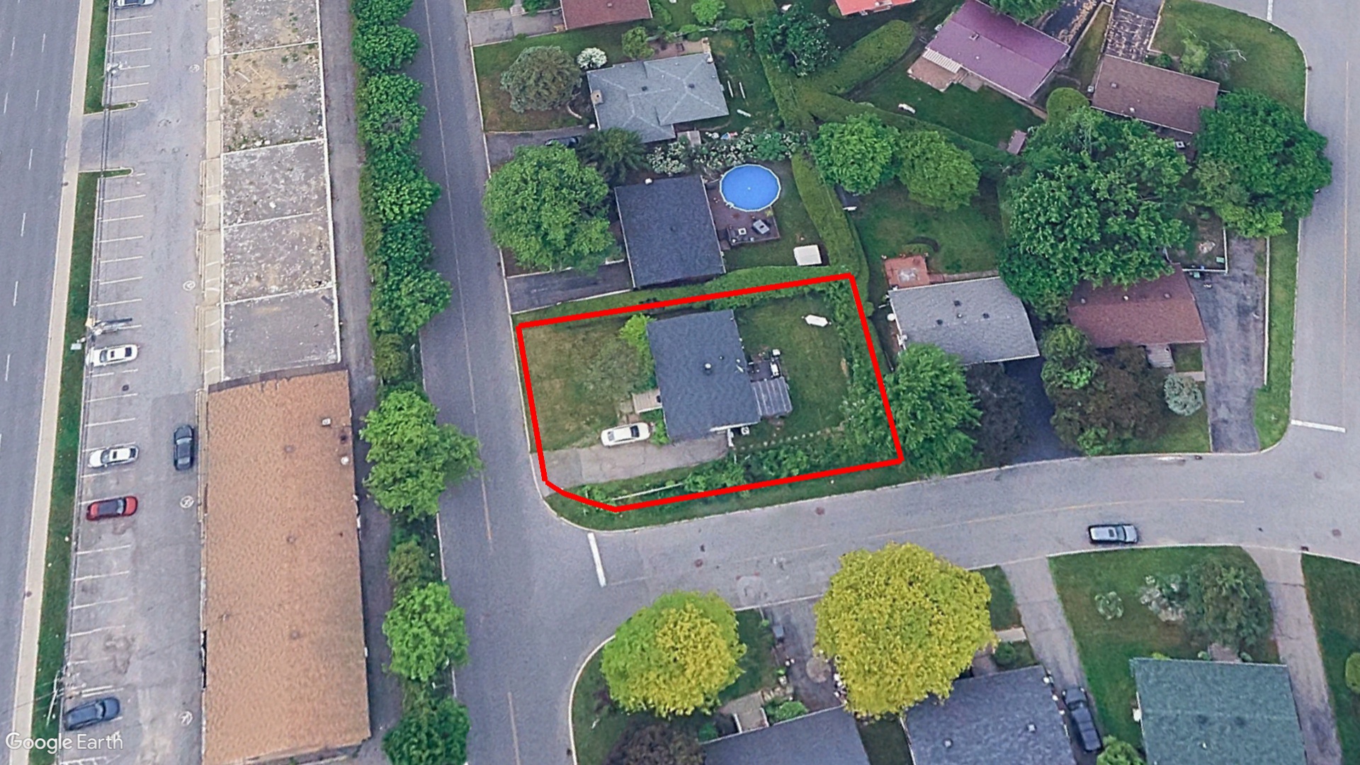 Tax Sale Montreal, Quebec - 040133-35