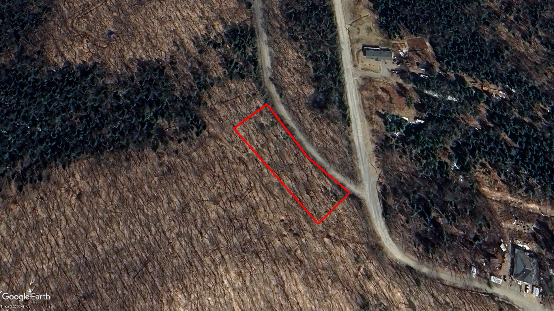 Terrain vacant situé sur le chemin du Radillon – Lac-Supérieur