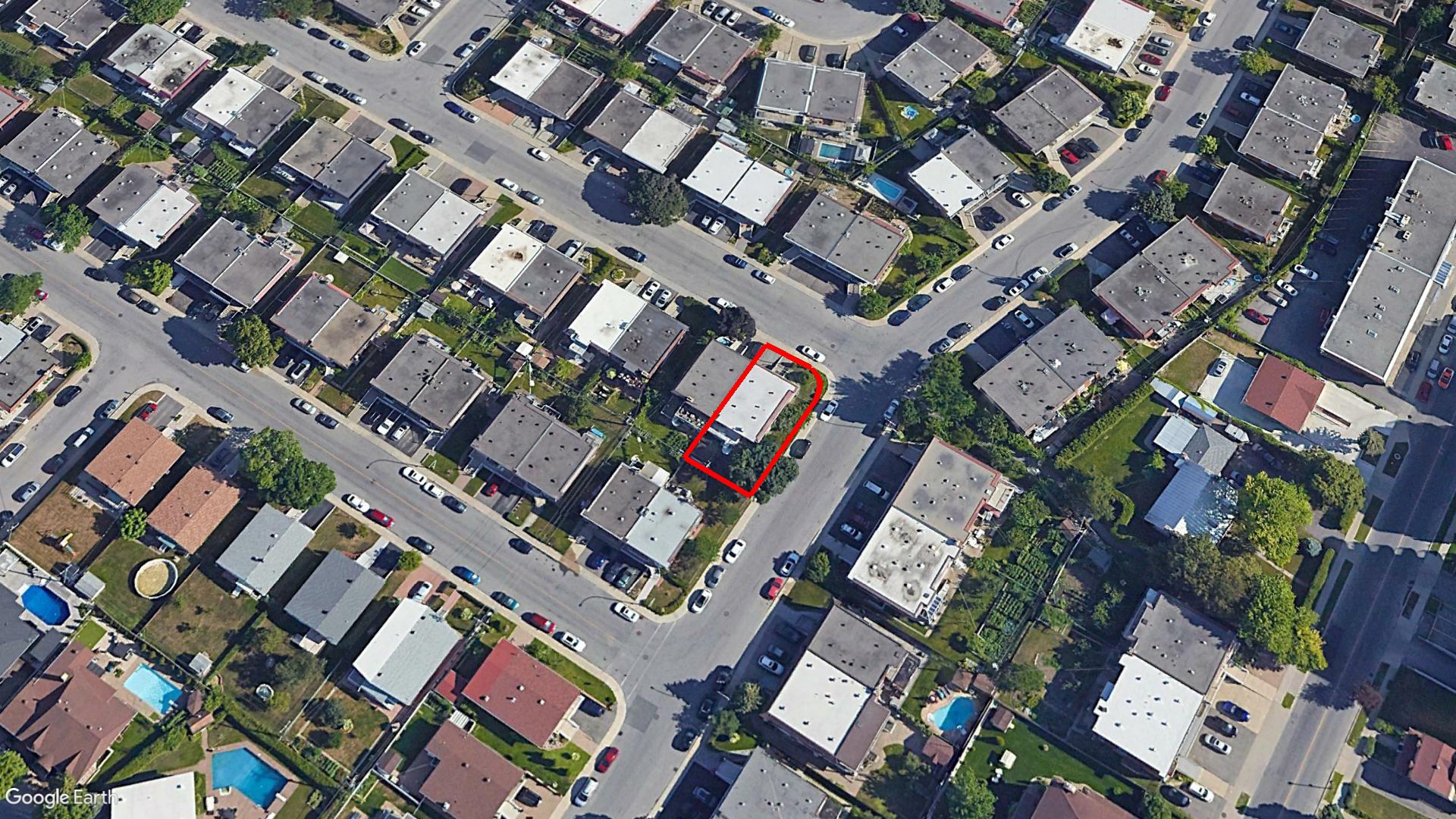 Tax Sale Montreal, Quebec - 020913-35