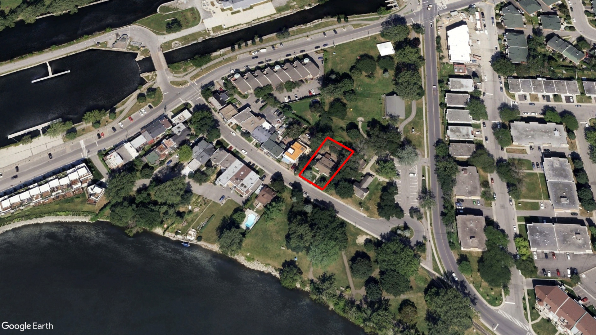 Tax Sale Montreal, Quebec - 050899-39