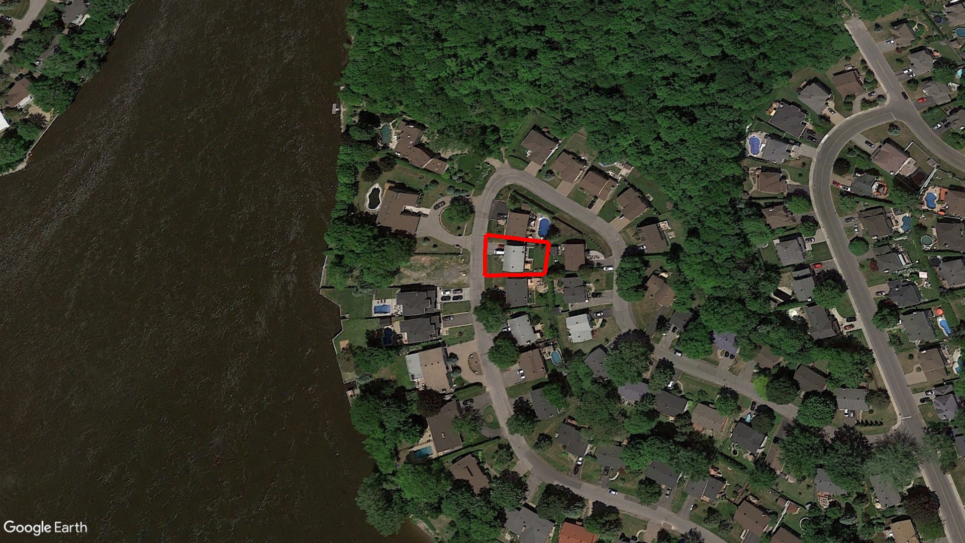 Tax Sale Montreal, Quebec - 040067-66