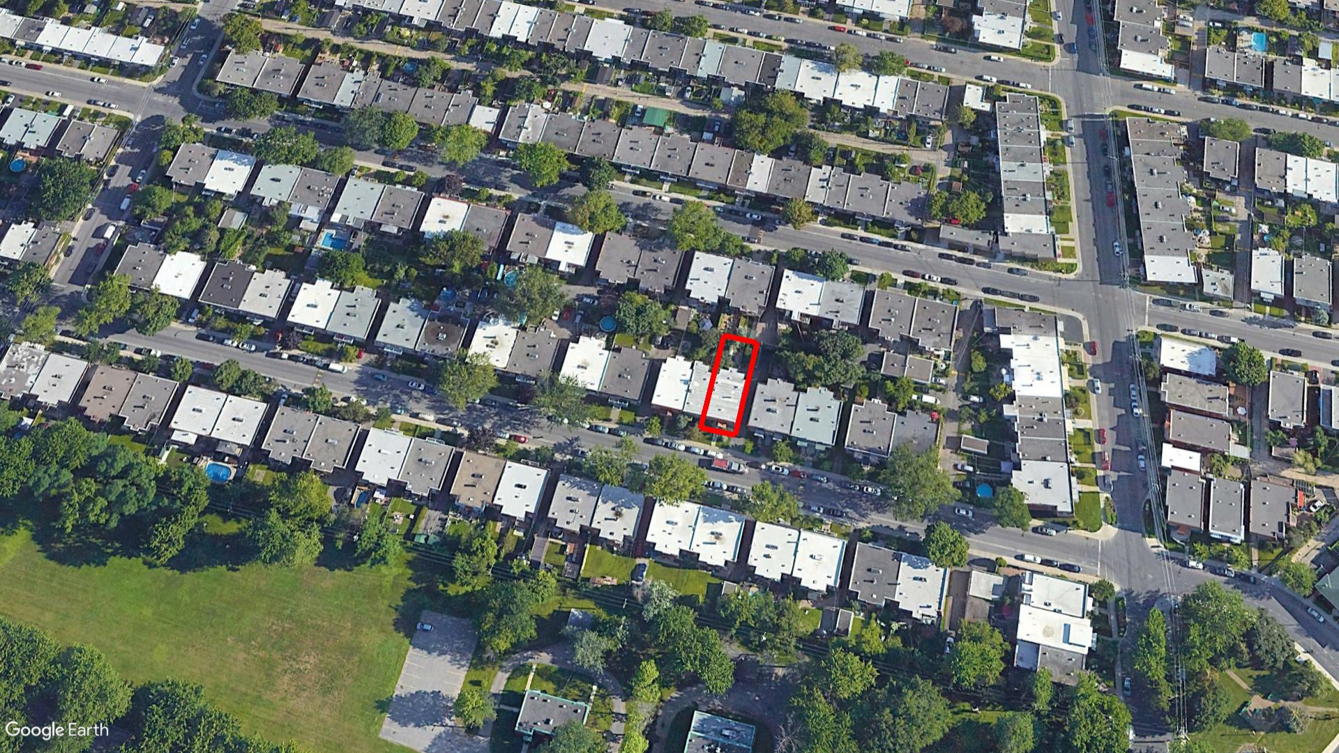 Tax Sale Montreal, Quebec - 010528-98