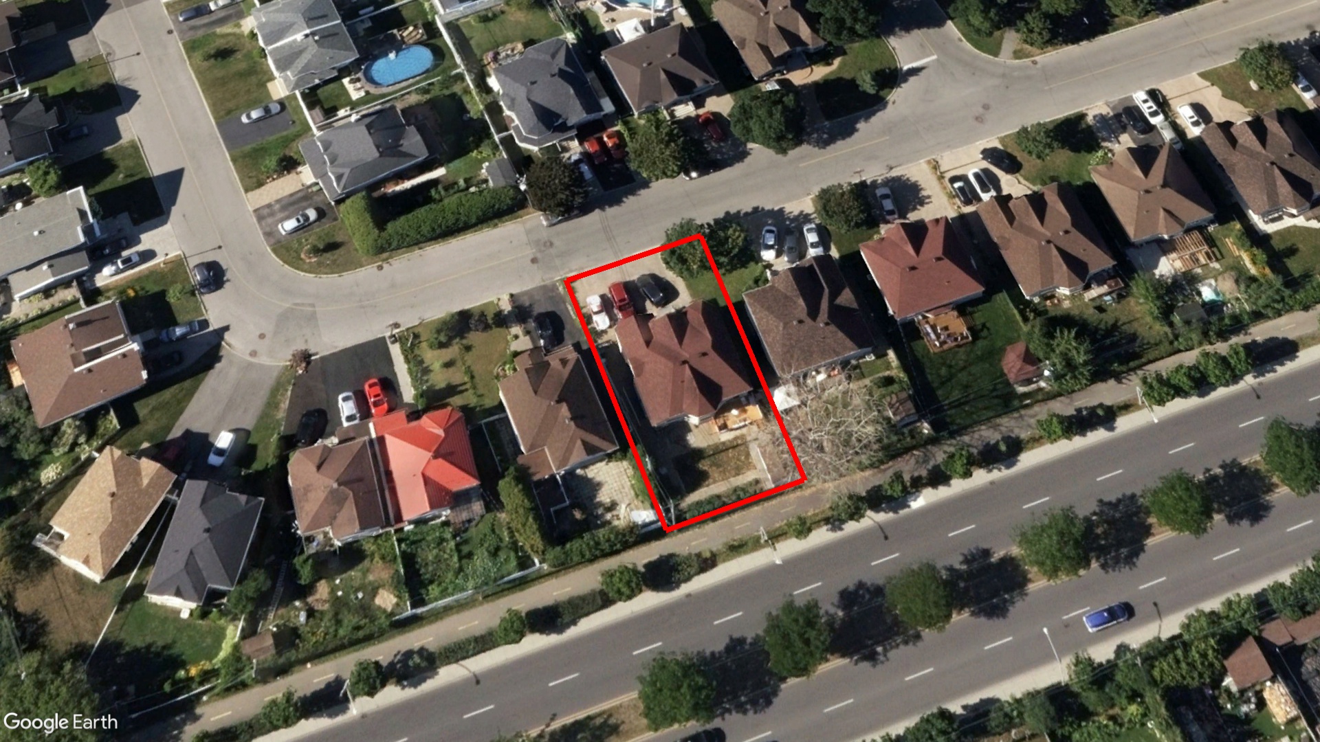 Tax Sale Montreal, Quebec - 050910-41