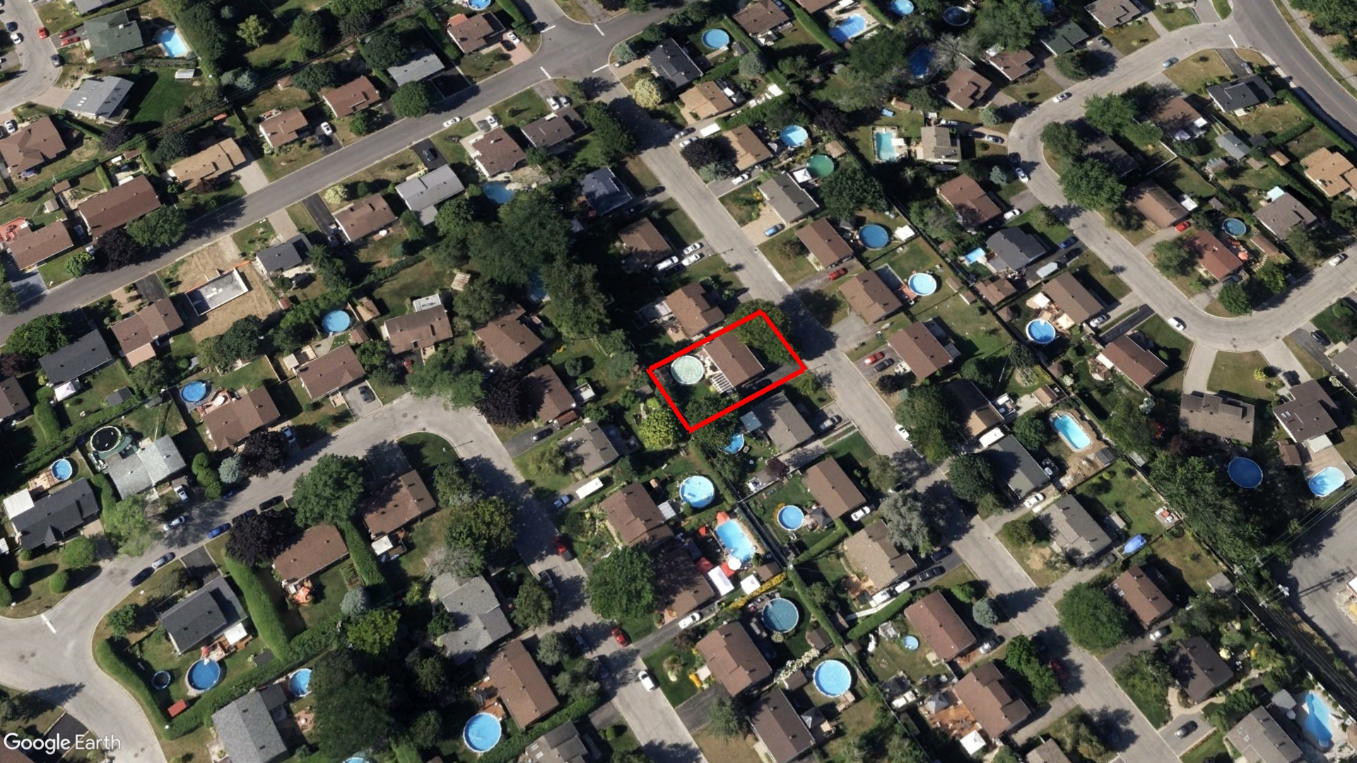 Tax Sale Montreal, Quebec - 040519-10