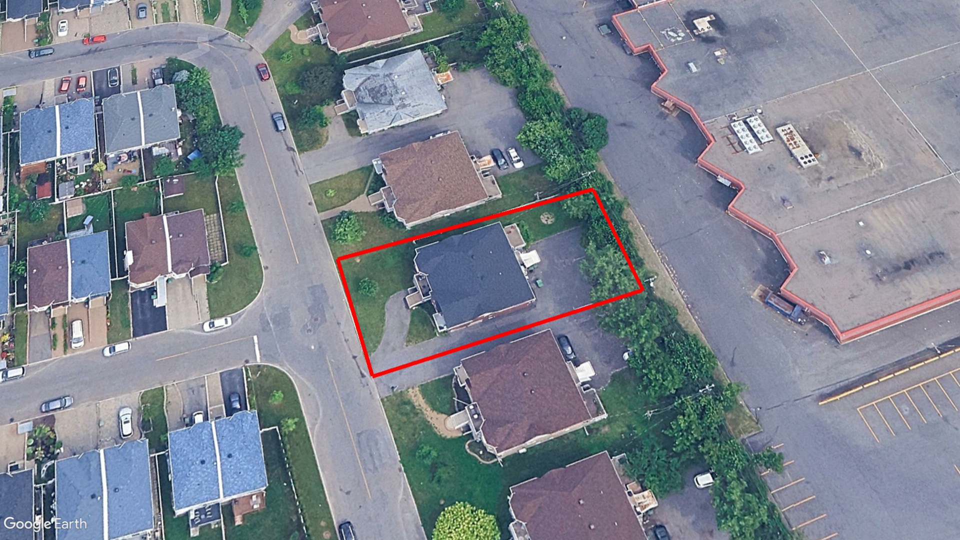 Tax Sale Montreal, Quebec - 041501-67