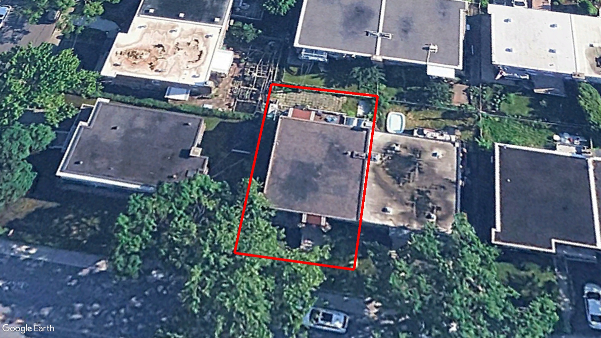 Tax Sale Montreal, Quebec - 040206-73