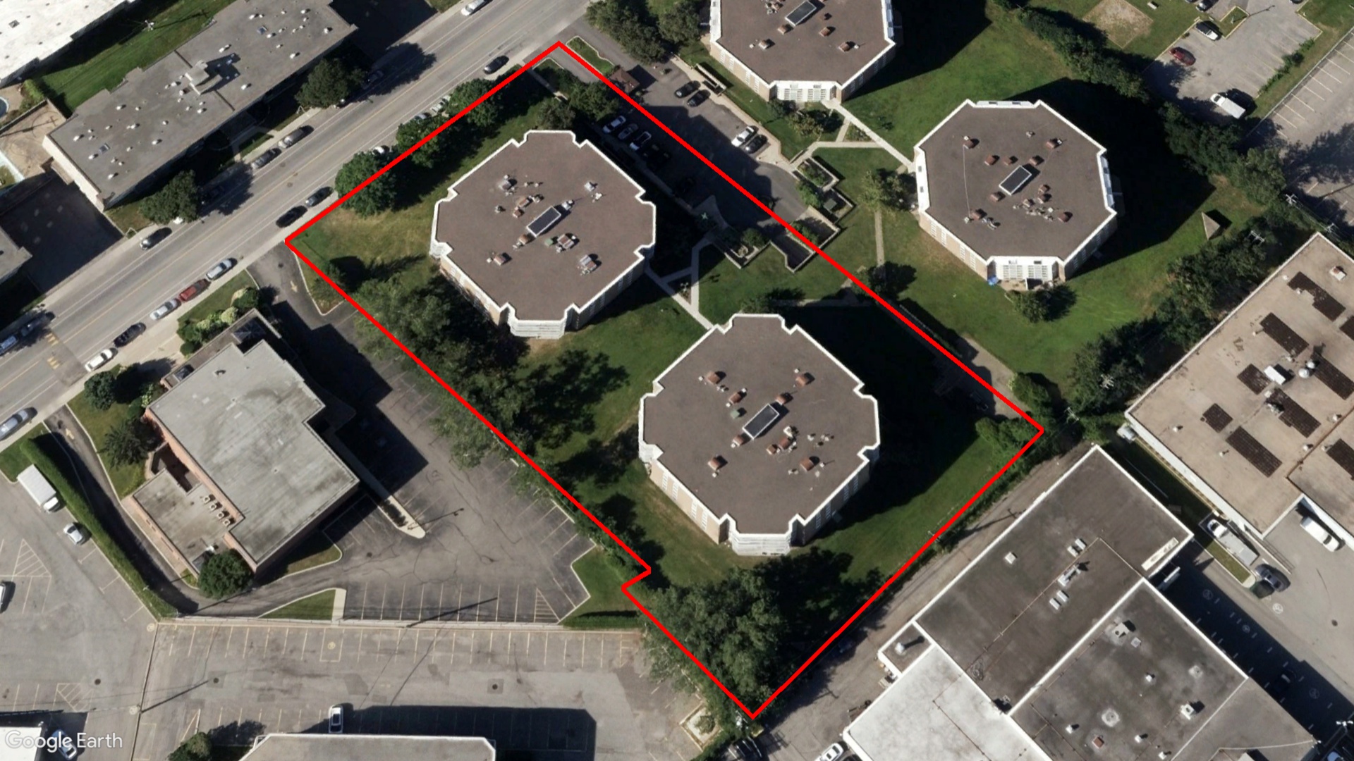 Tax Sale Montreal, Quebec - 041304-99