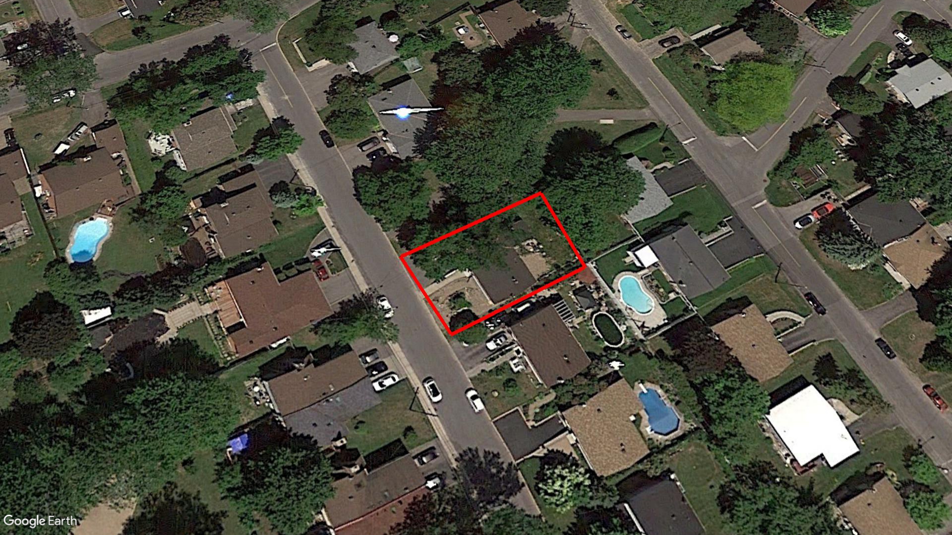 Tax Sale Montreal, Quebec - 040090-33