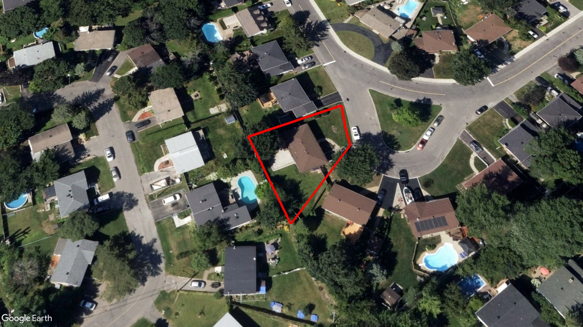 Tax Sale Montreal, Quebec - 040104-55