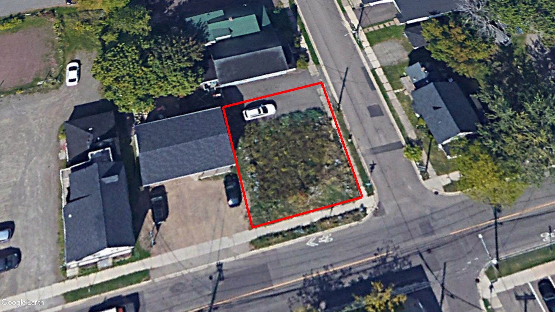 Tax Sale Moncton, New Brunswick - 01875505