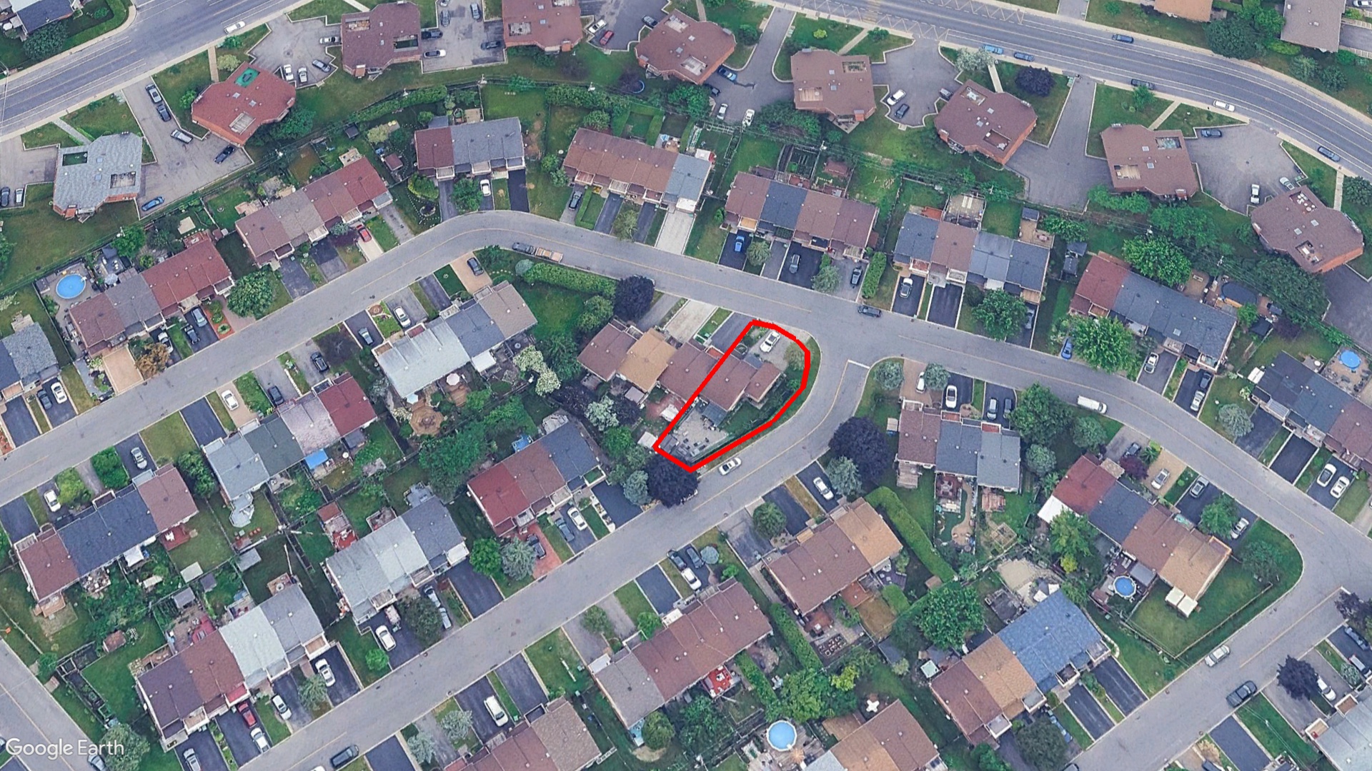 Tax Sale Montreal, Quebec - 041219-82