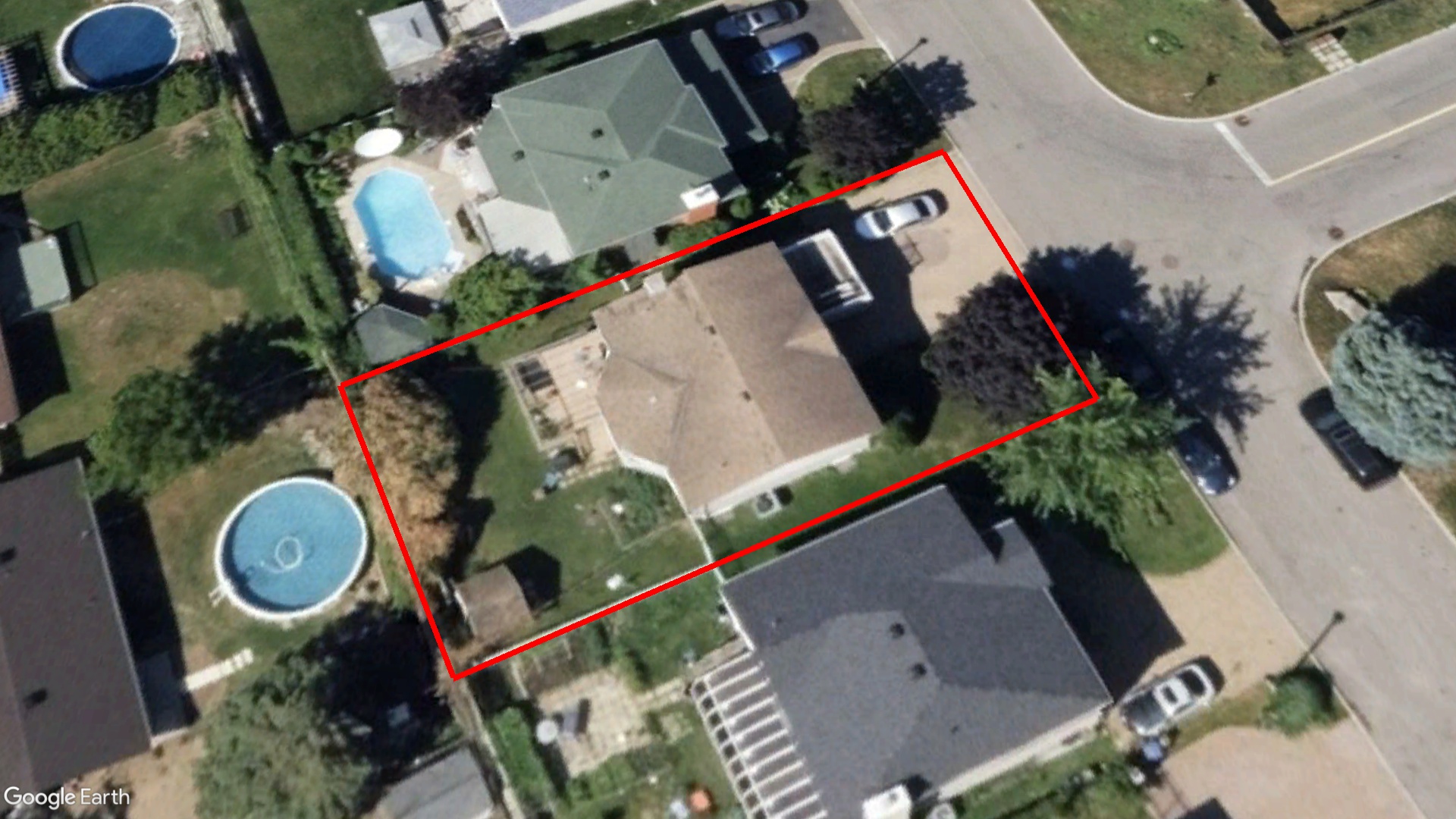 Tax Sale Montreal, Quebec - 041519-44