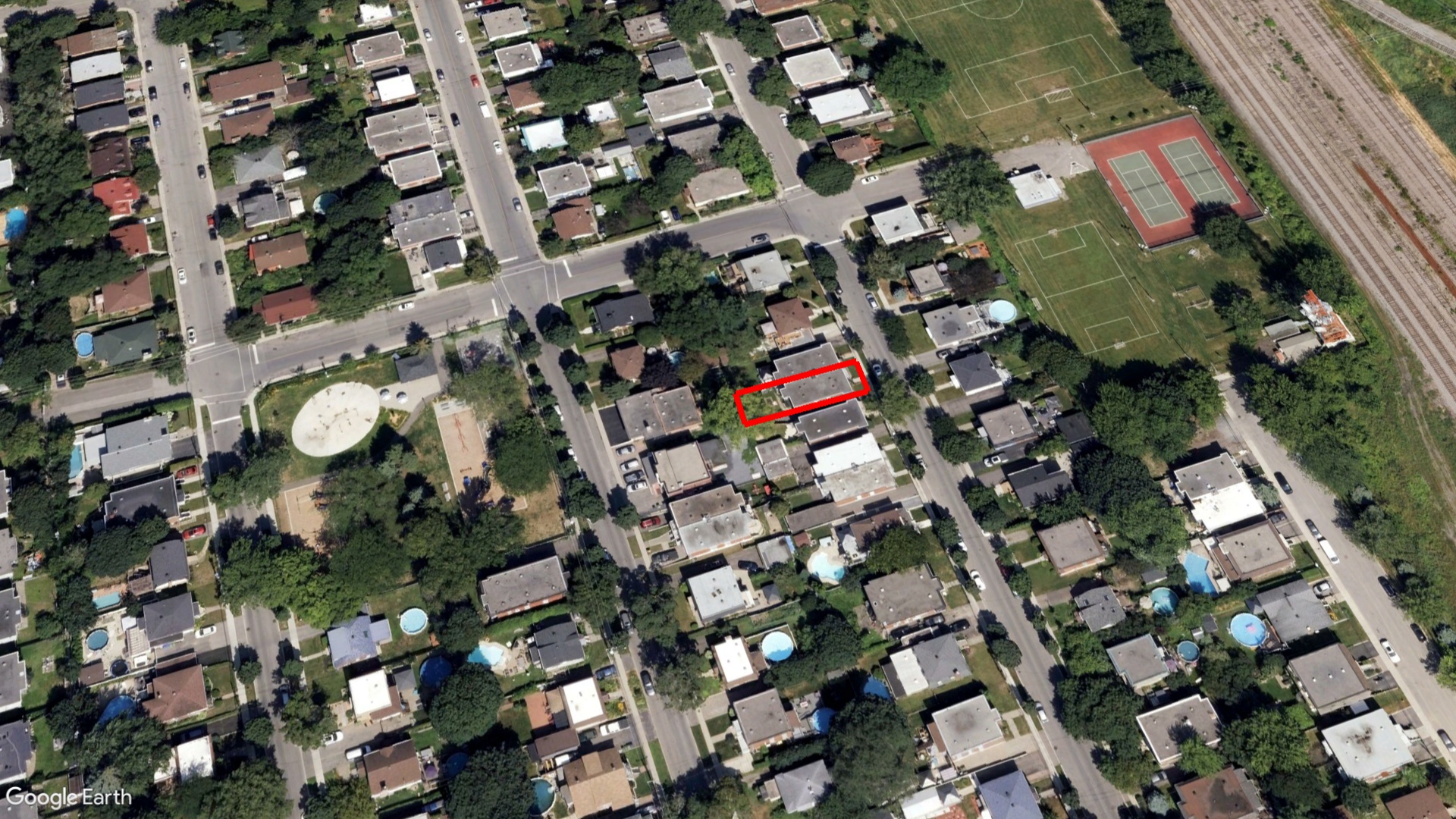 Tax Sale Montreal, Quebec - 040244-53