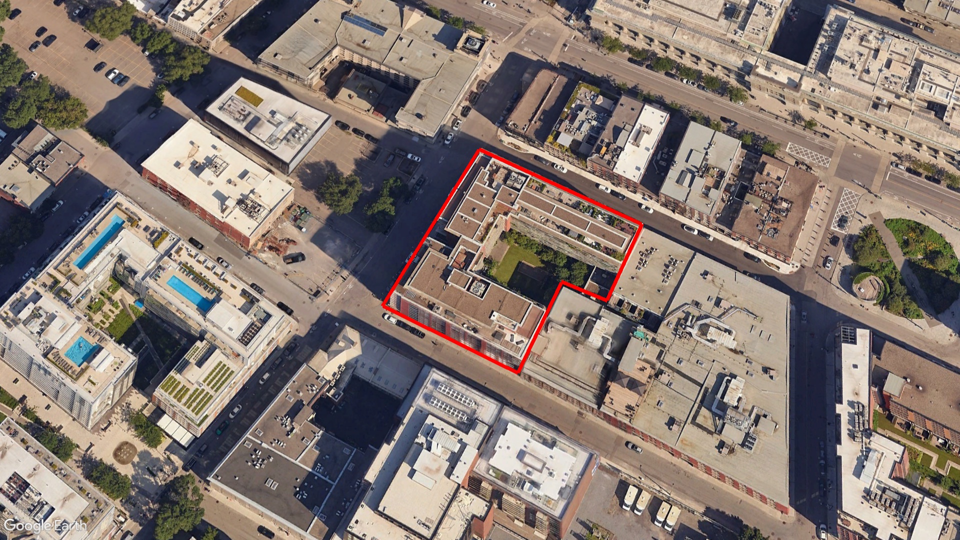 Tax Sale Montreal, Quebec - 120621-37