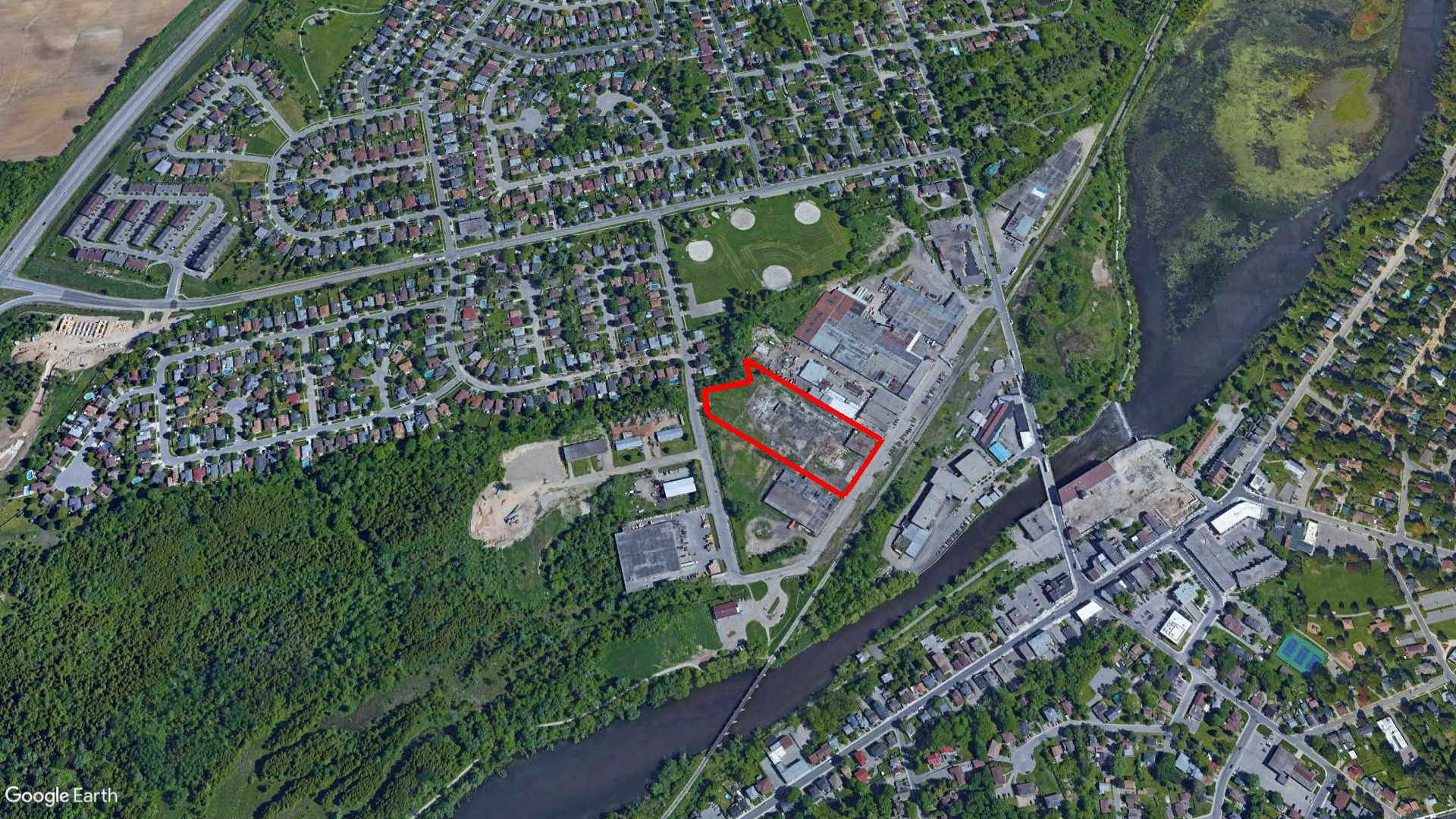 Tax Sale Cambridge, Ontario - 30 06 140 001 09700 0000