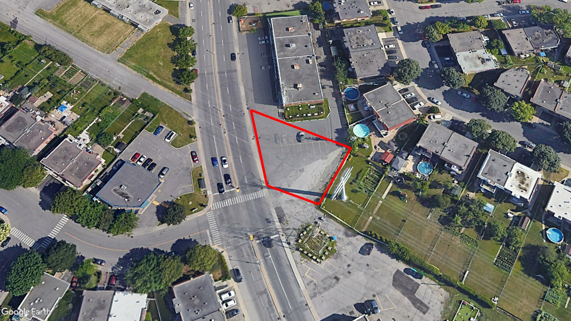 Tax Sale Montreal, Quebec - 020895-62