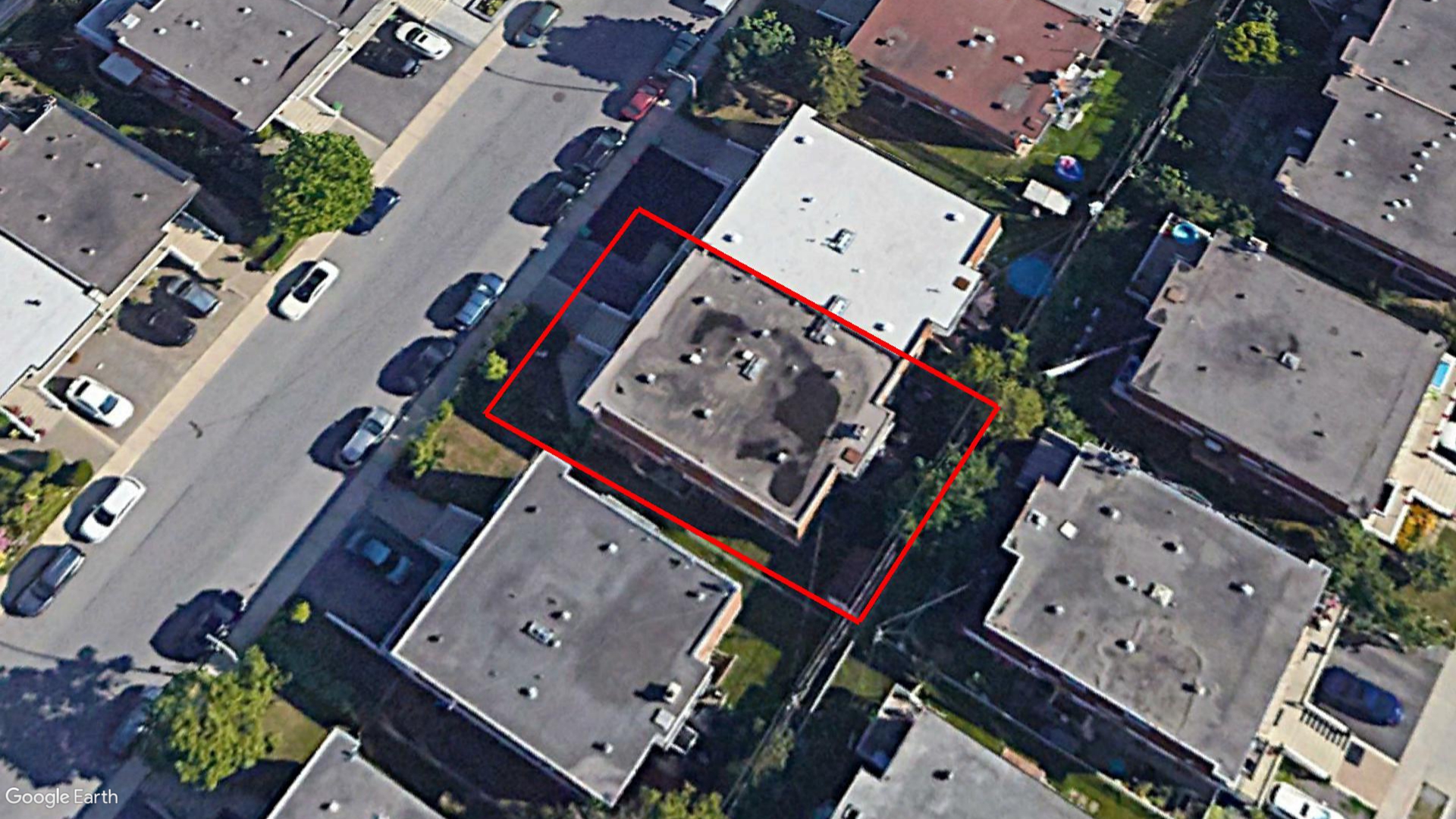 Tax Sale Montreal, Quebec - 020910-37