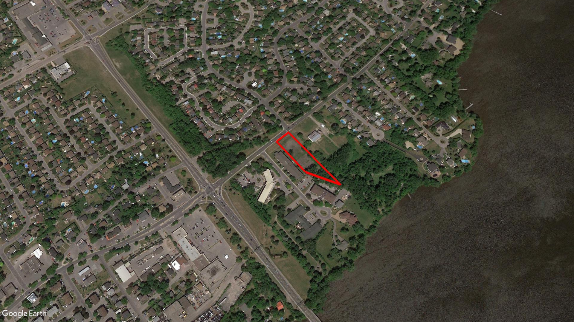 Tax Sale Montreal, Quebec - 041229-59