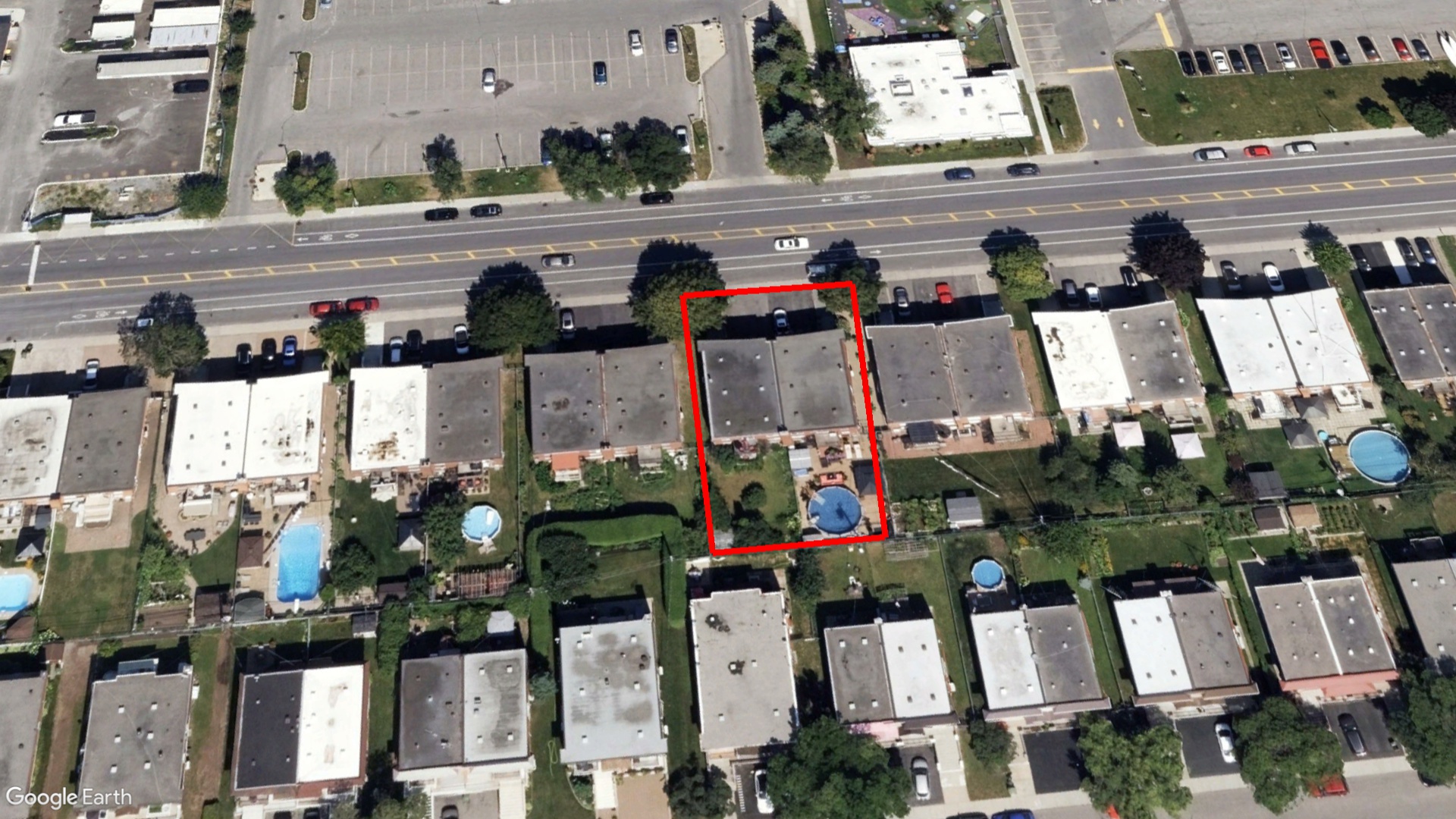 Tax Sale Montreal, Quebec - 040406-86